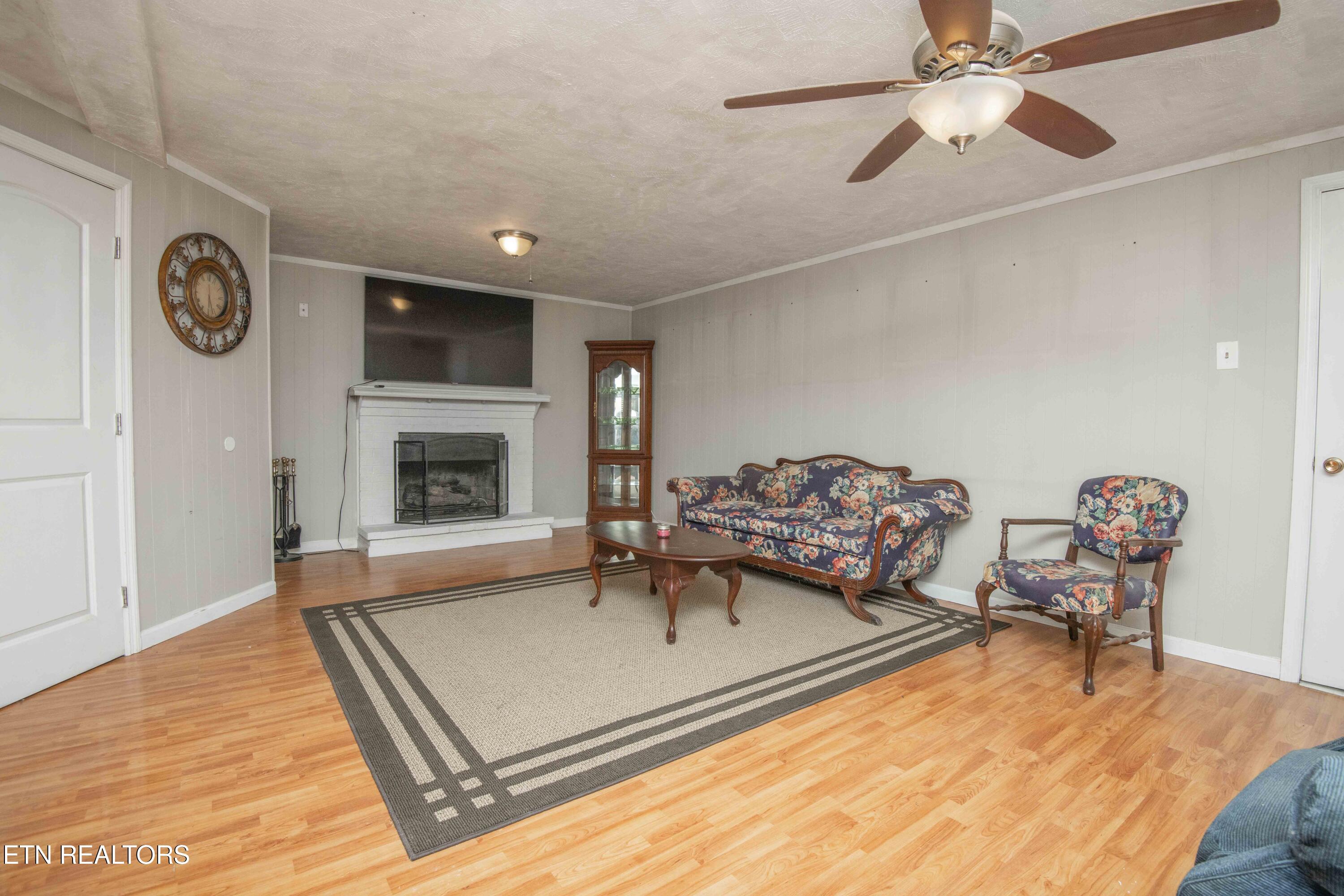 4206 NE Shangri La Drive Knoxville TN 37914