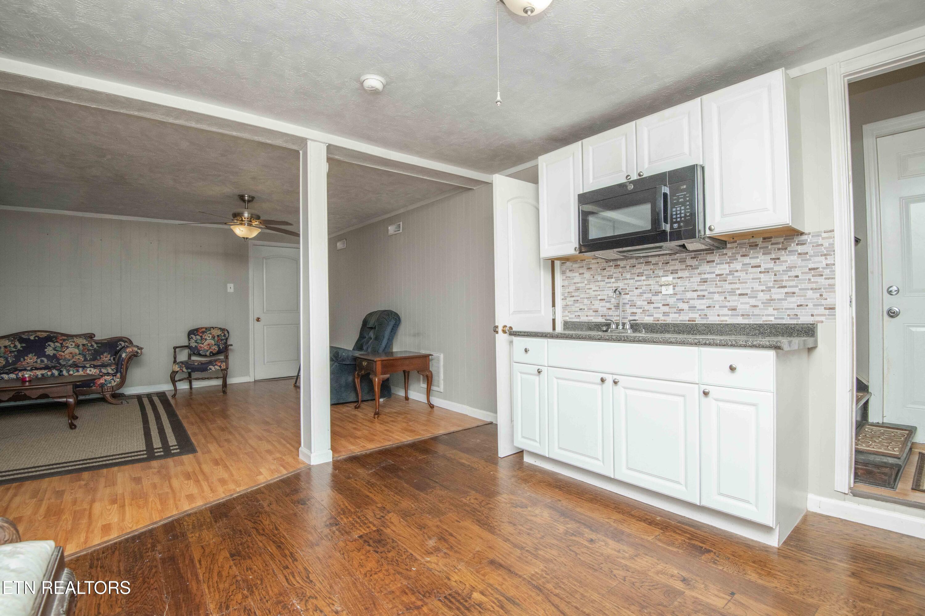 4206 NE Shangri La Drive Knoxville TN 37914