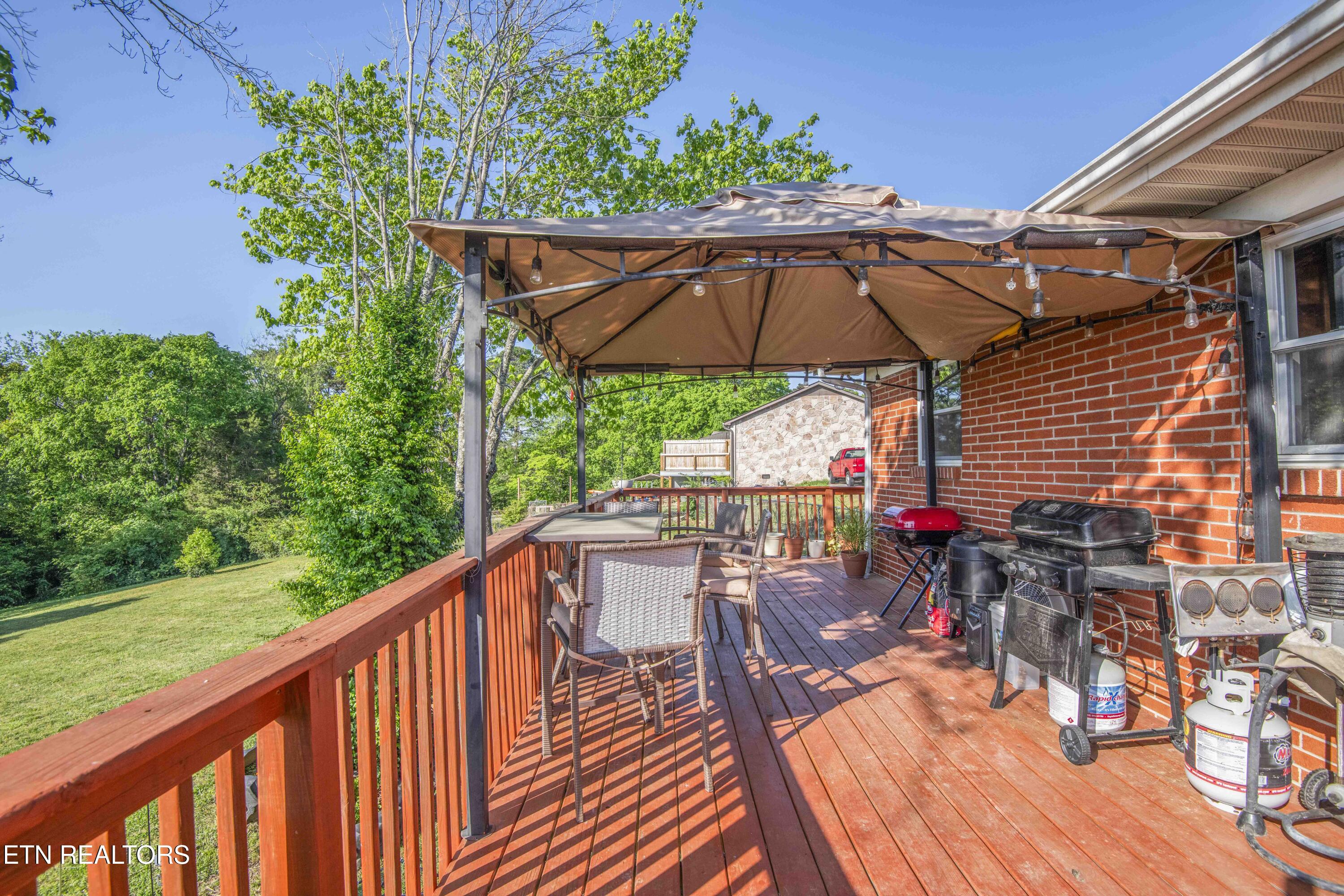4206 NE Shangri La Drive Knoxville TN 37914