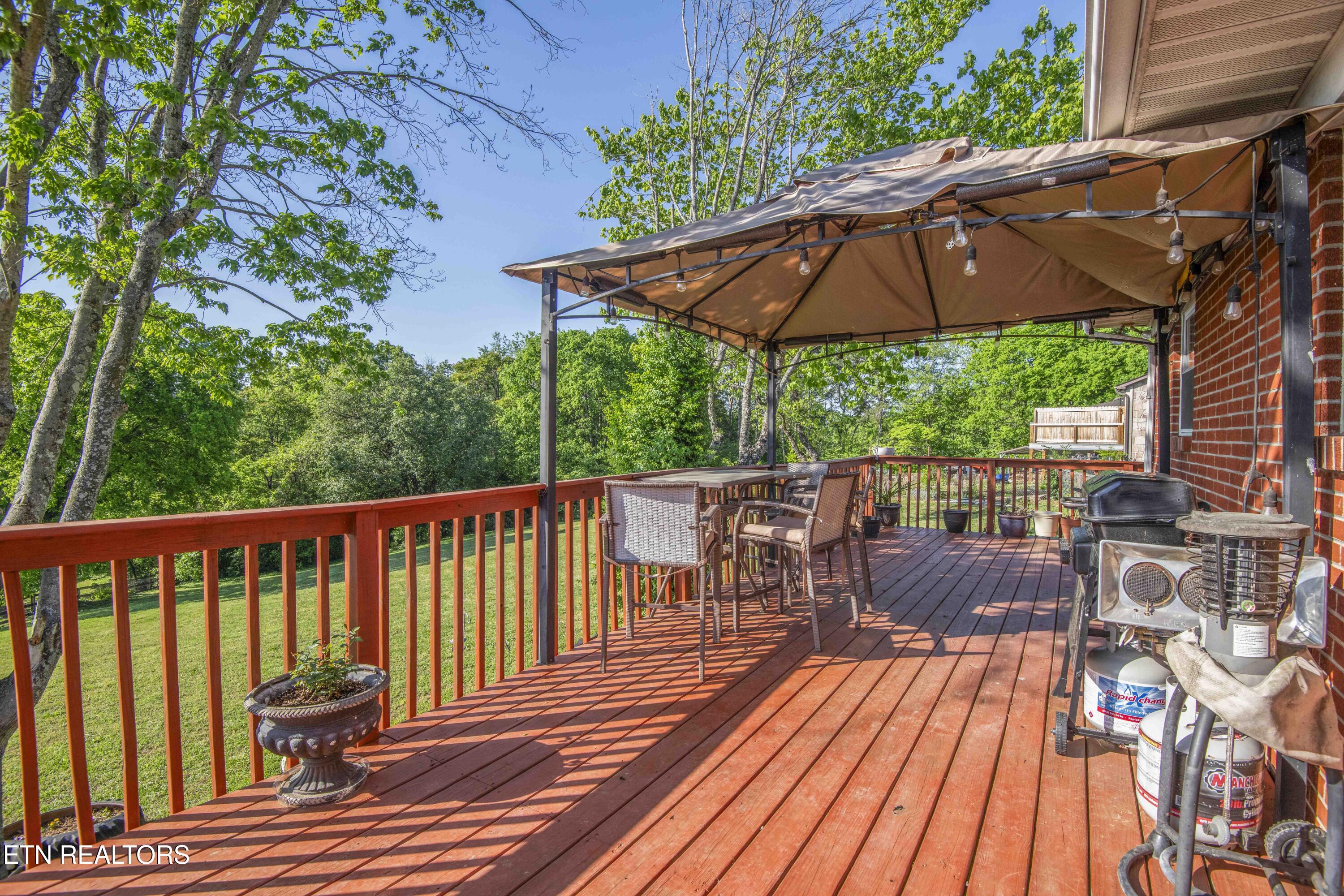 4206 NE Shangri La Drive Knoxville TN 37914