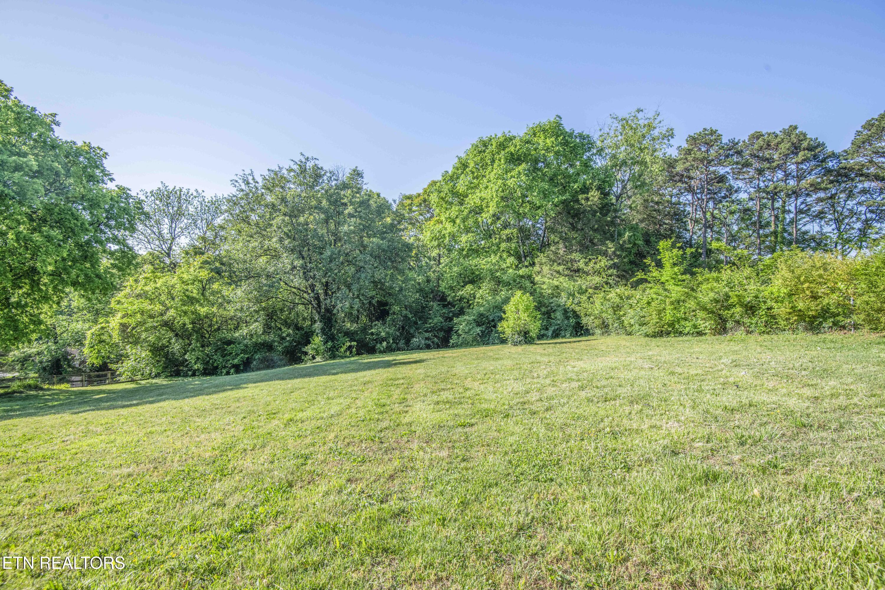 4206 NE Shangri La Drive Knoxville TN 37914