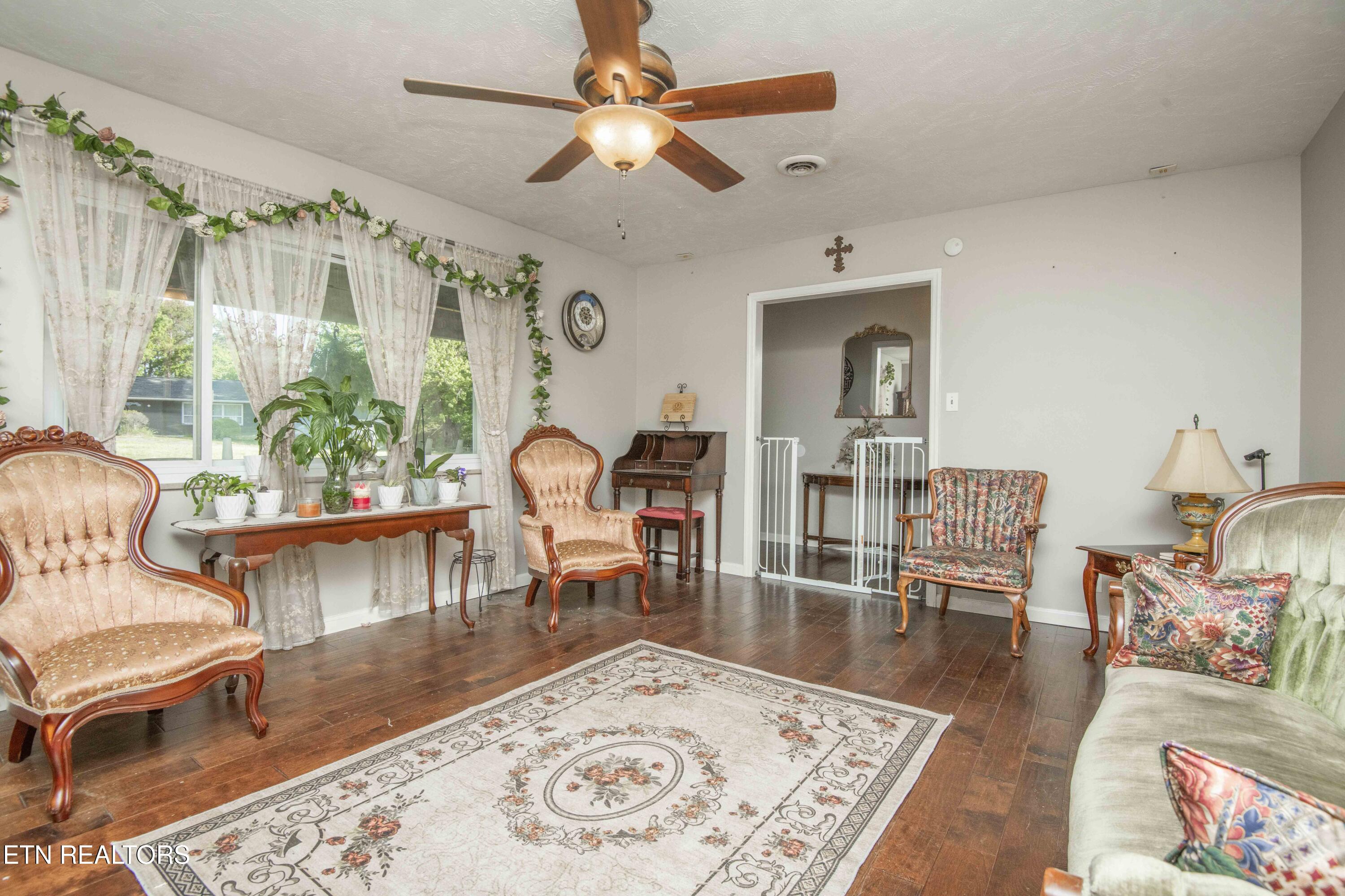 4206 NE Shangri La Drive Knoxville TN 37914
