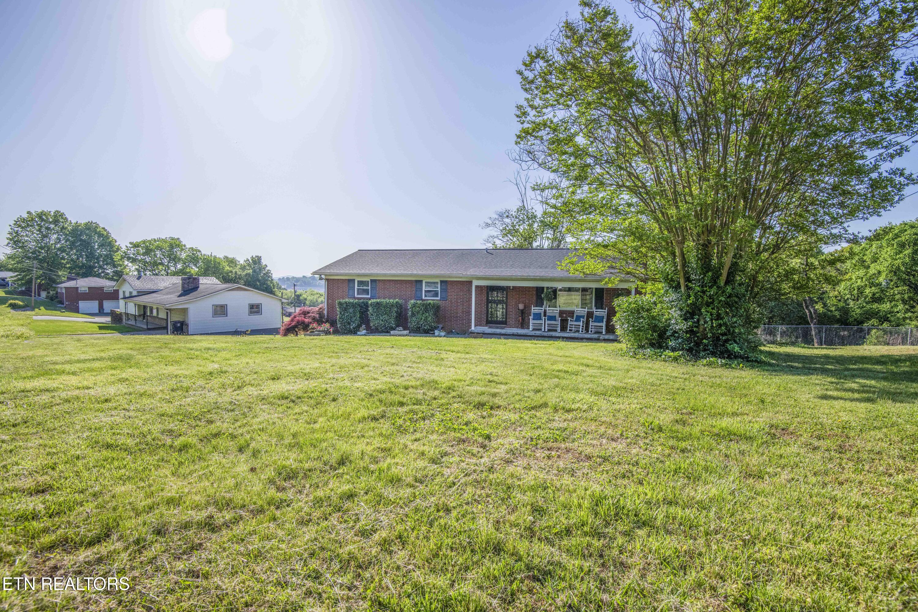 4206 NE Shangri La Drive Knoxville TN 37914