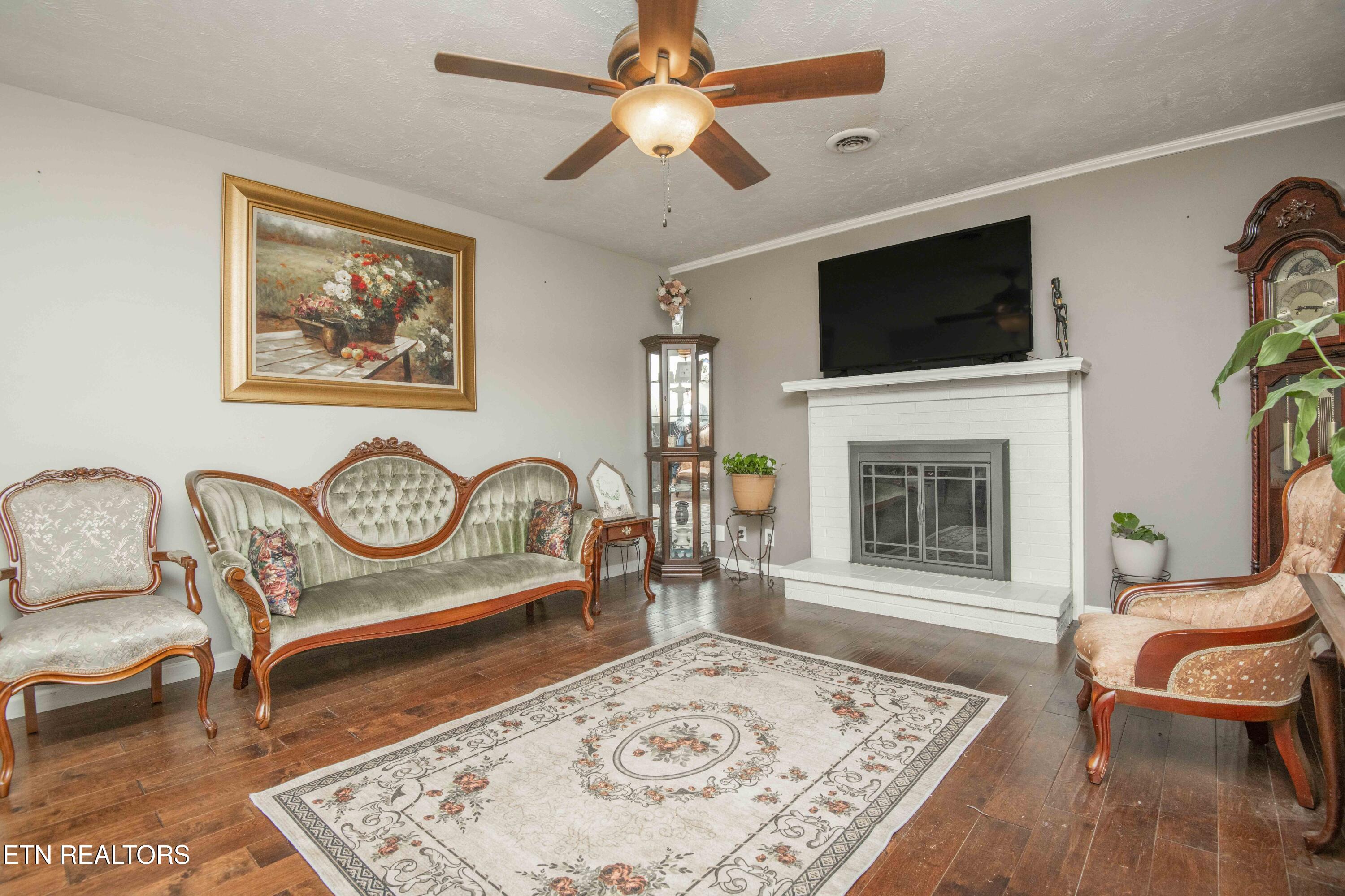 4206 NE Shangri La Drive Knoxville TN 37914