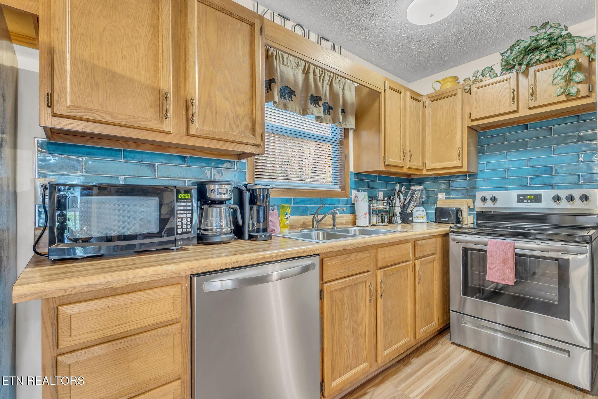3042 Crestview Court Sevierville TN 37862