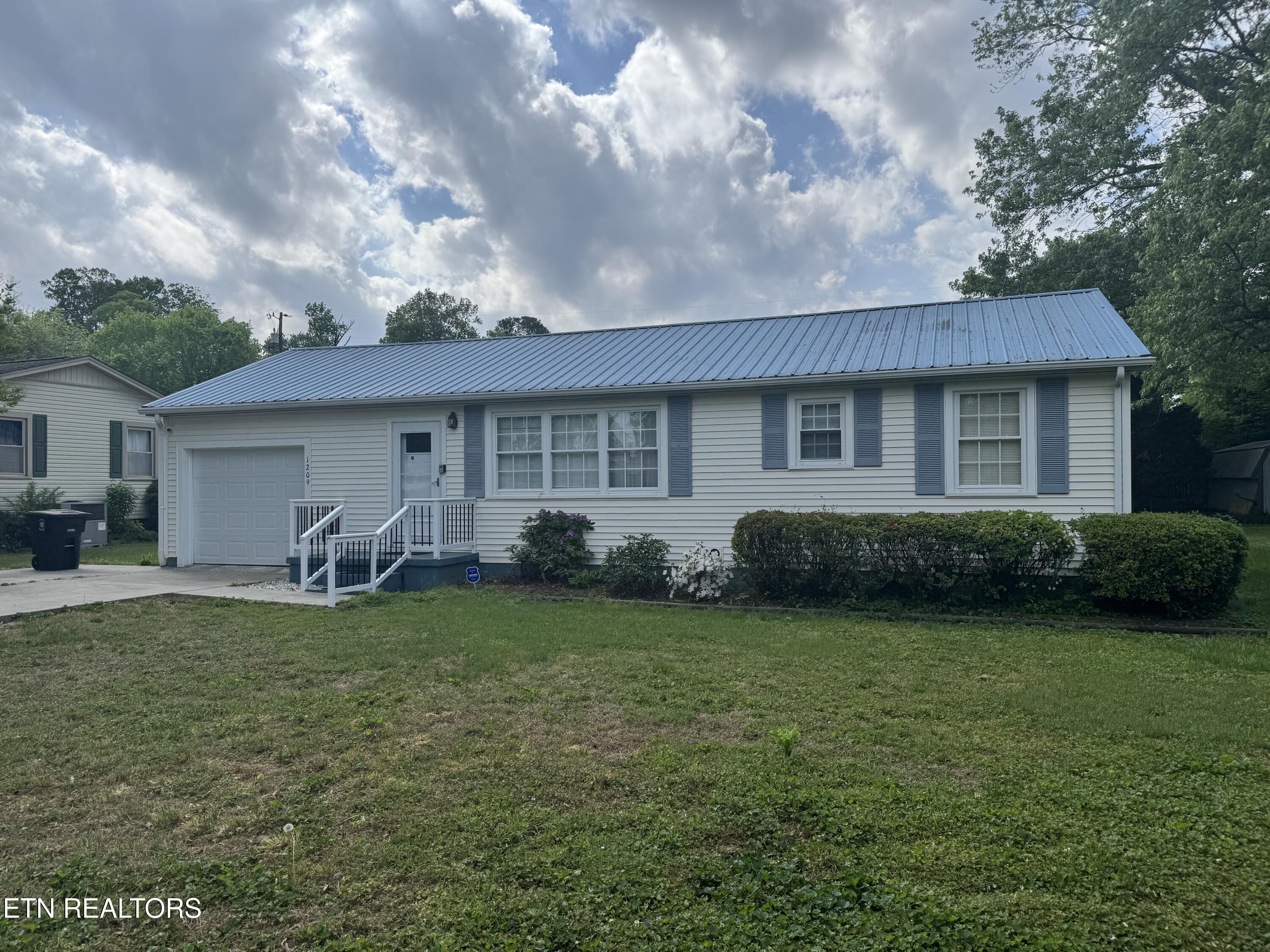 1209 Morgan Street Athens TN 37303