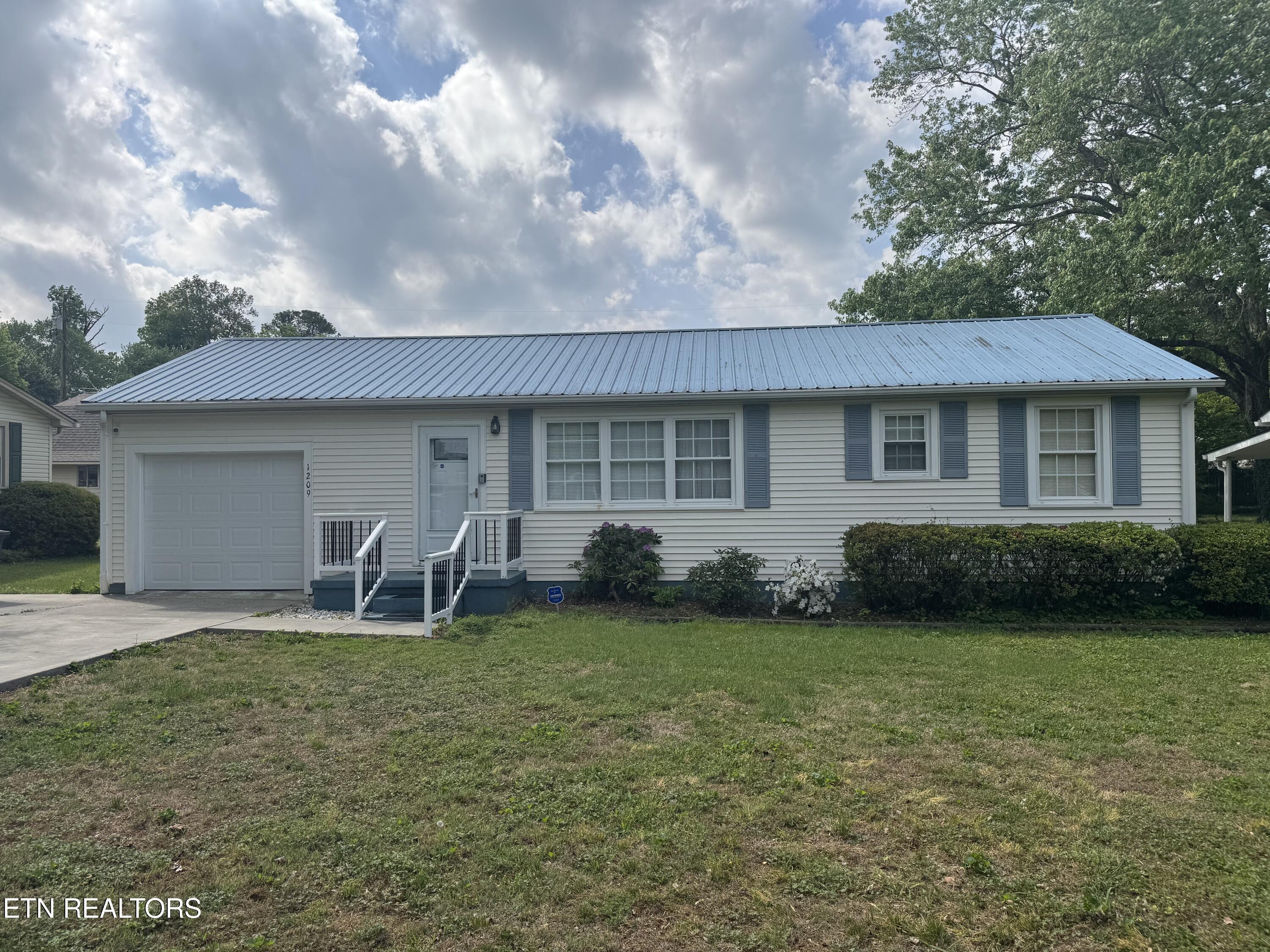1209 Morgan Street Athens TN 37303