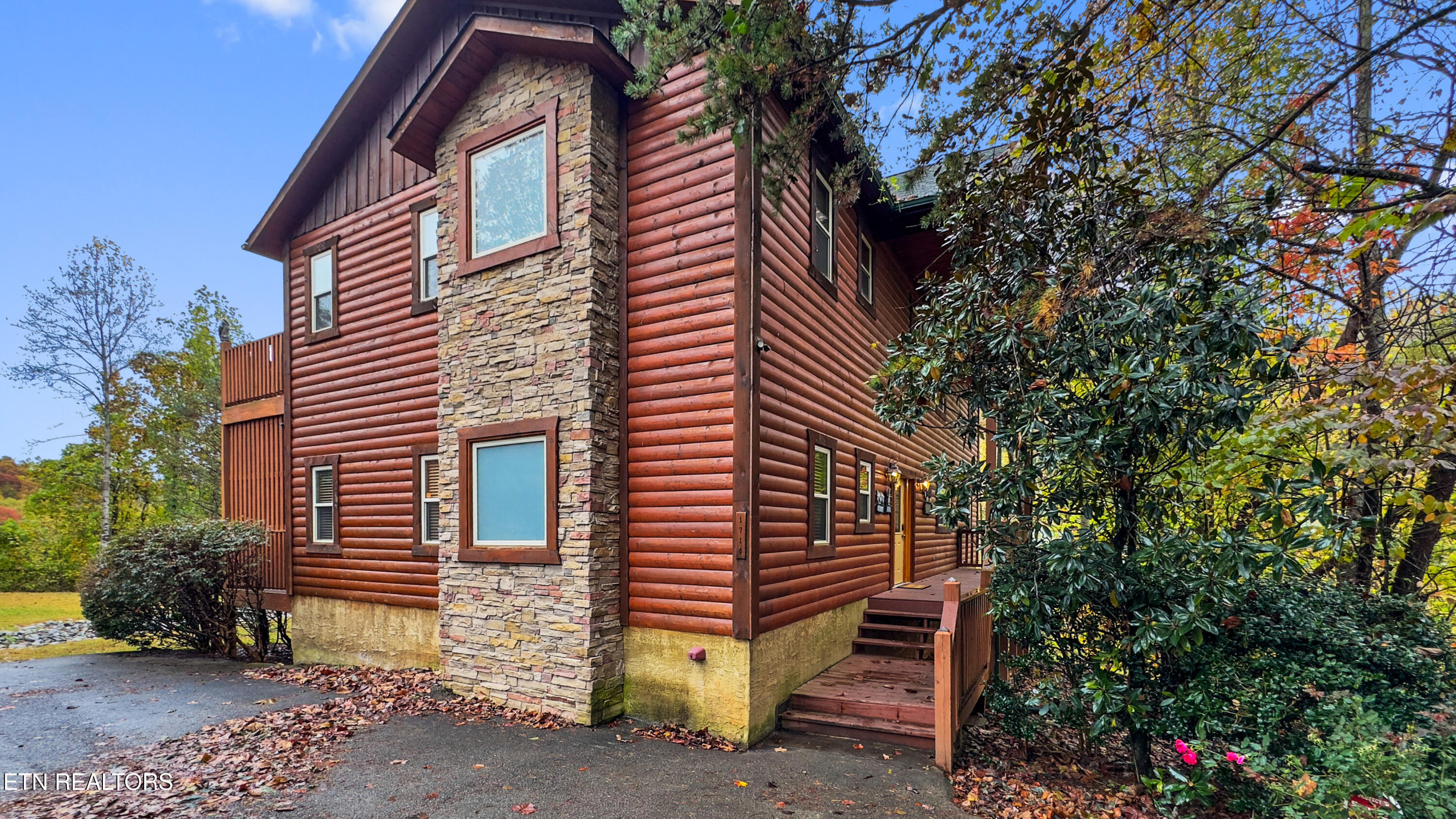 1716 Smoky Hills Drive Gatlinburg TN 37738