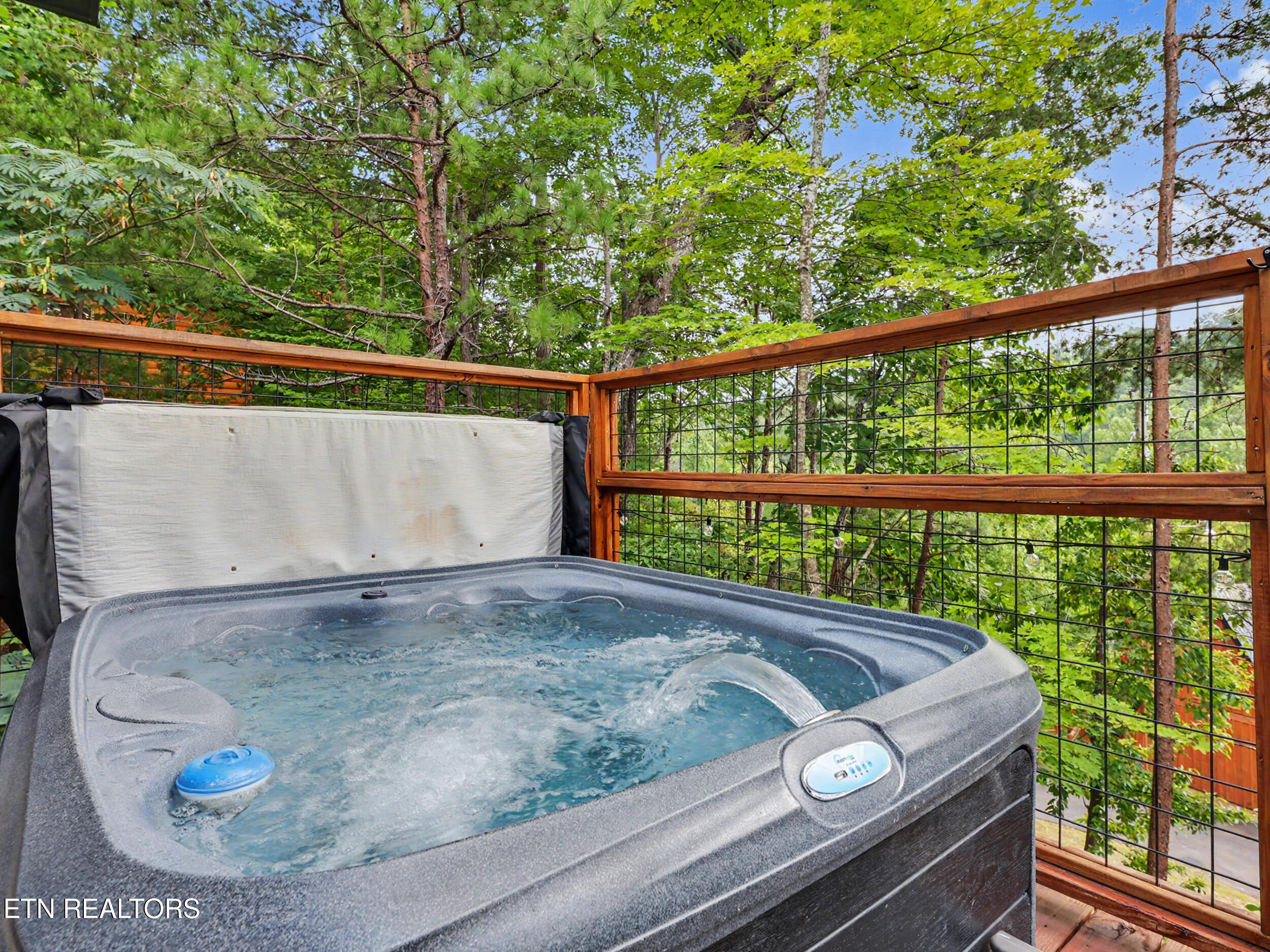 2412 Ridgehigh Pass Sevierville TN 37876