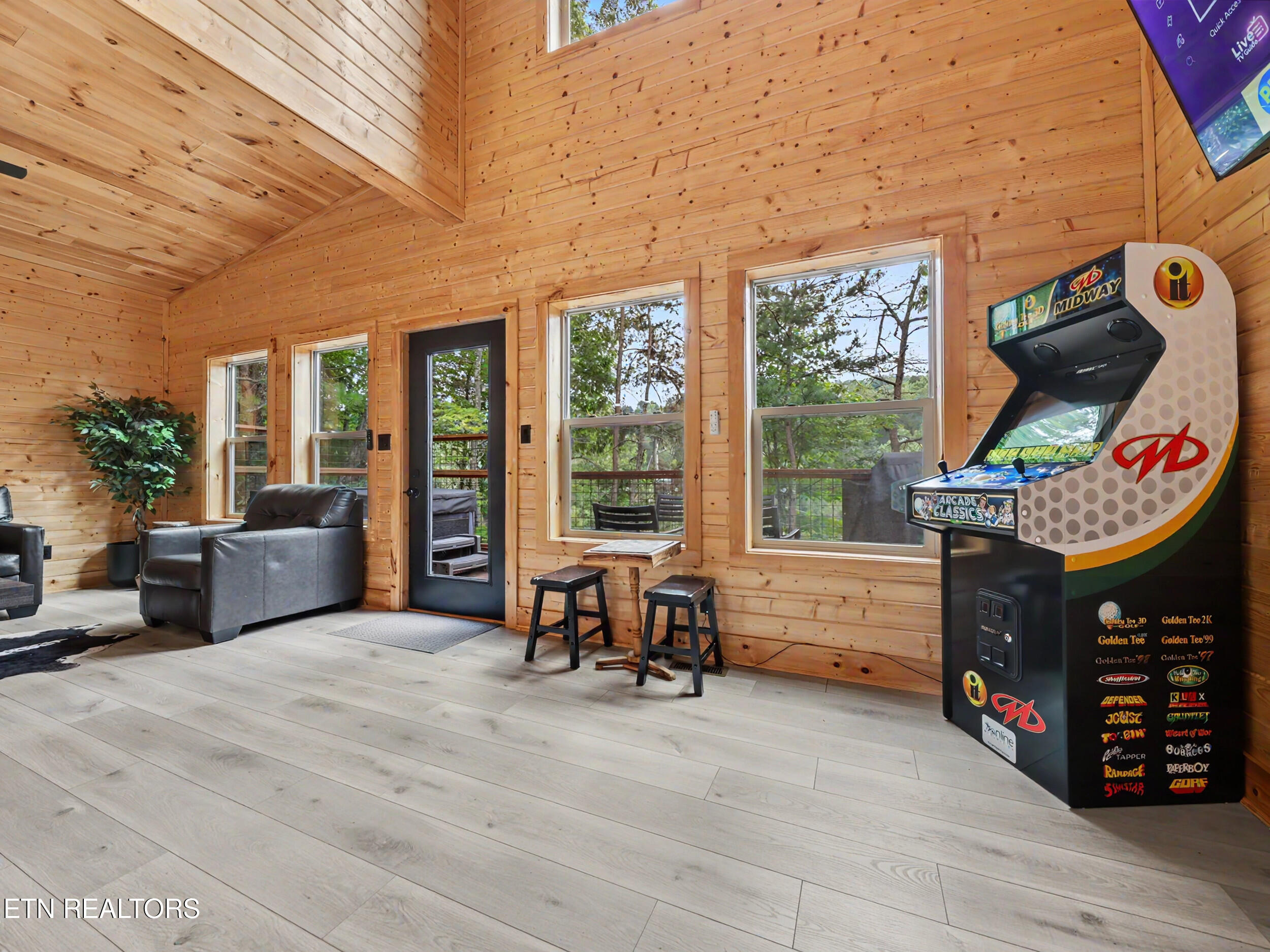 2412 Ridgehigh Pass Sevierville TN 37876