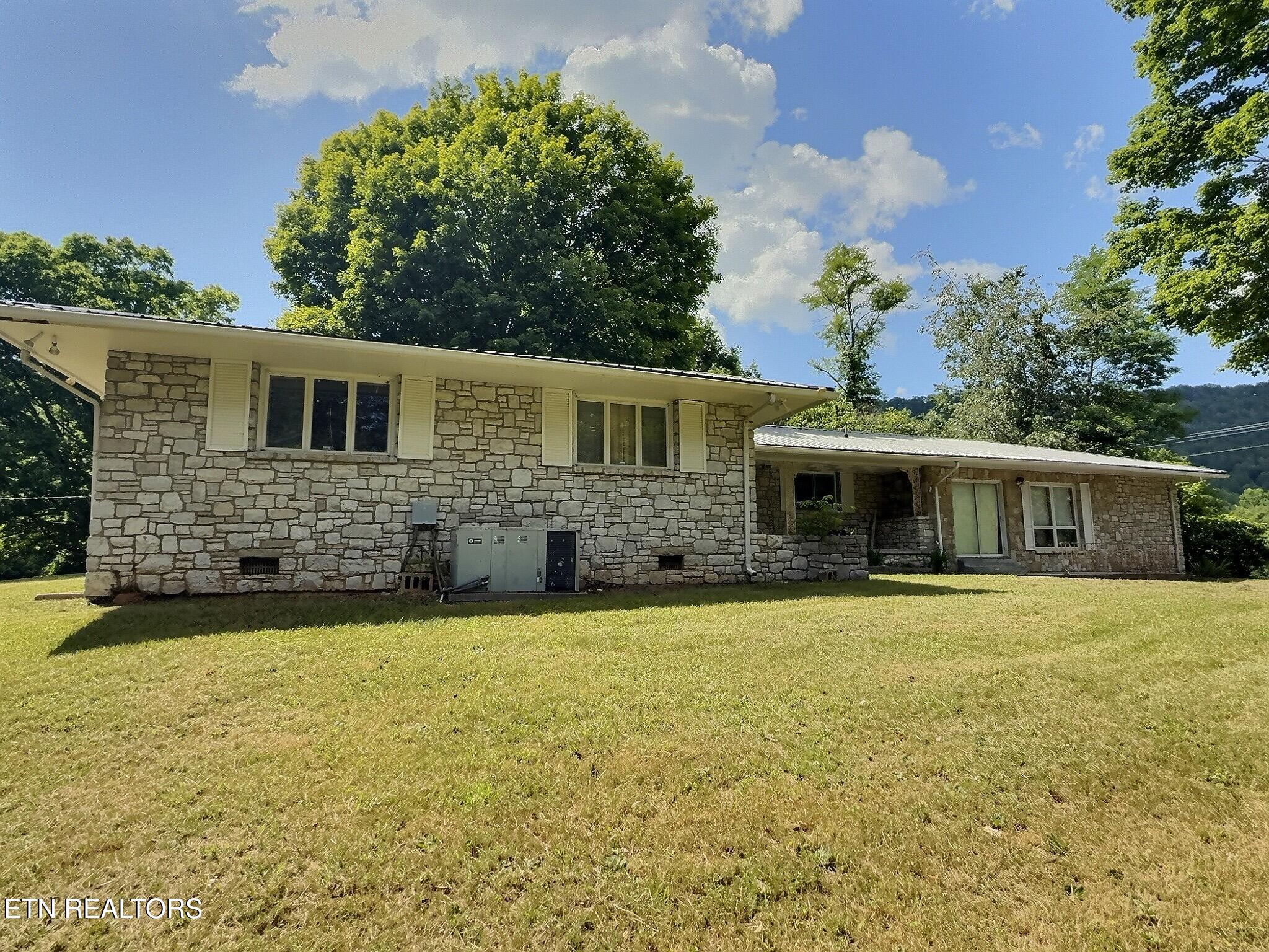 1206 Back Valley Road Lafollette TN 37766