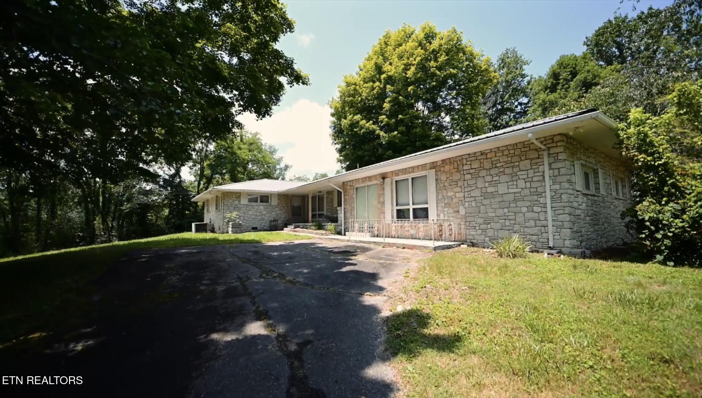 1206 Back Valley Road Lafollette TN 37766