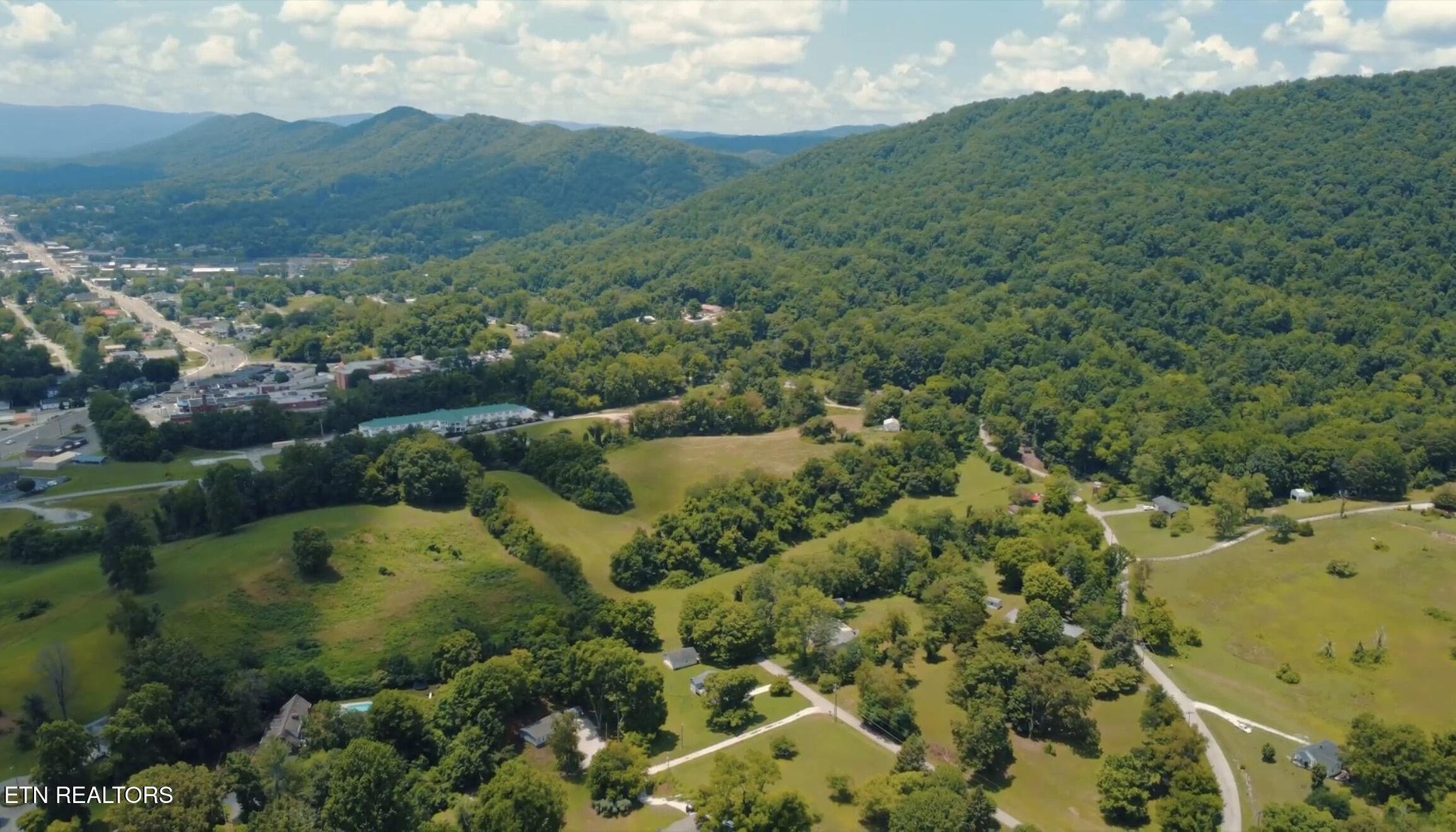1206 Back Valley Road Lafollette TN 37766