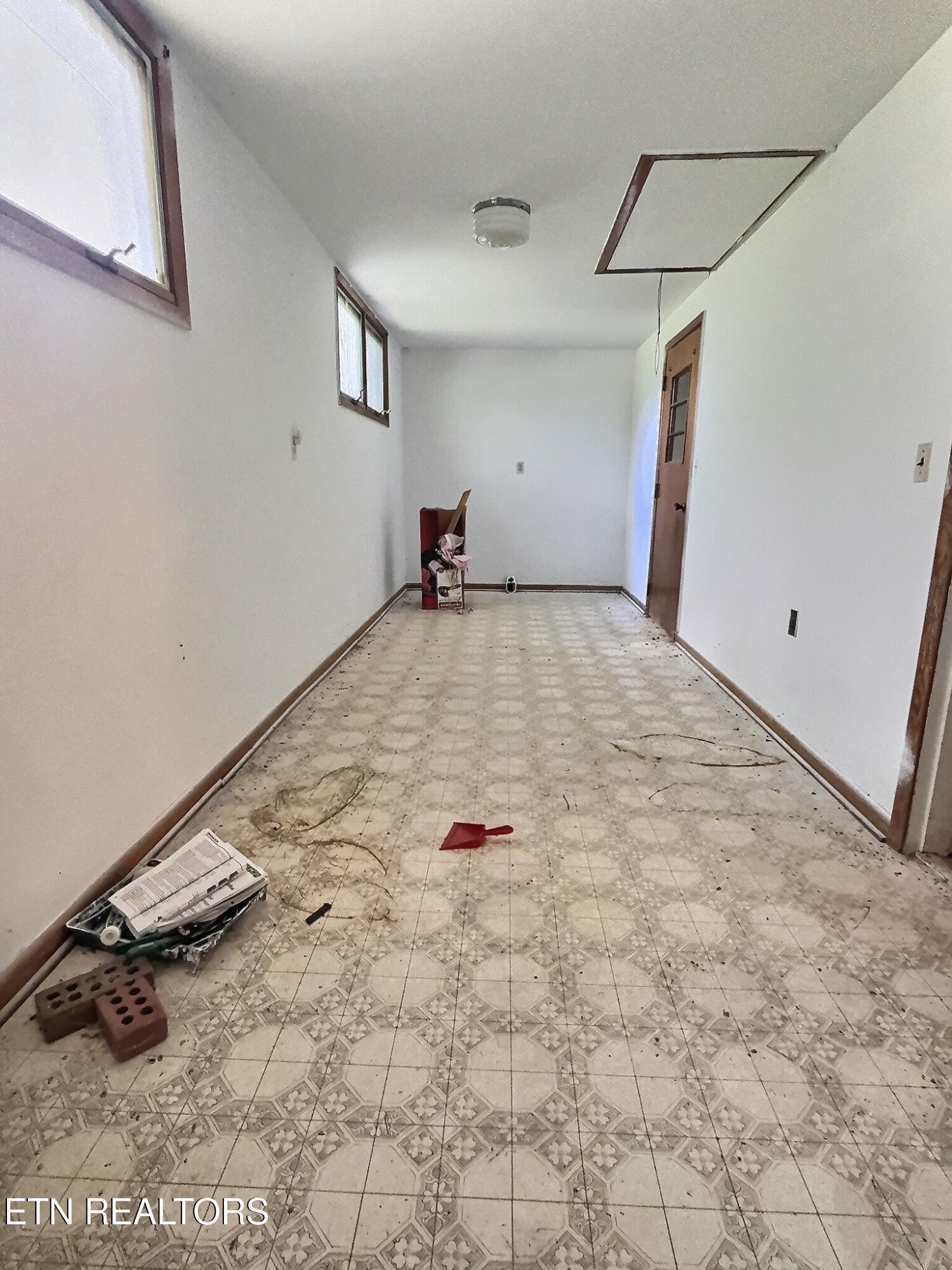 1206 Back Valley Road Lafollette TN 37766