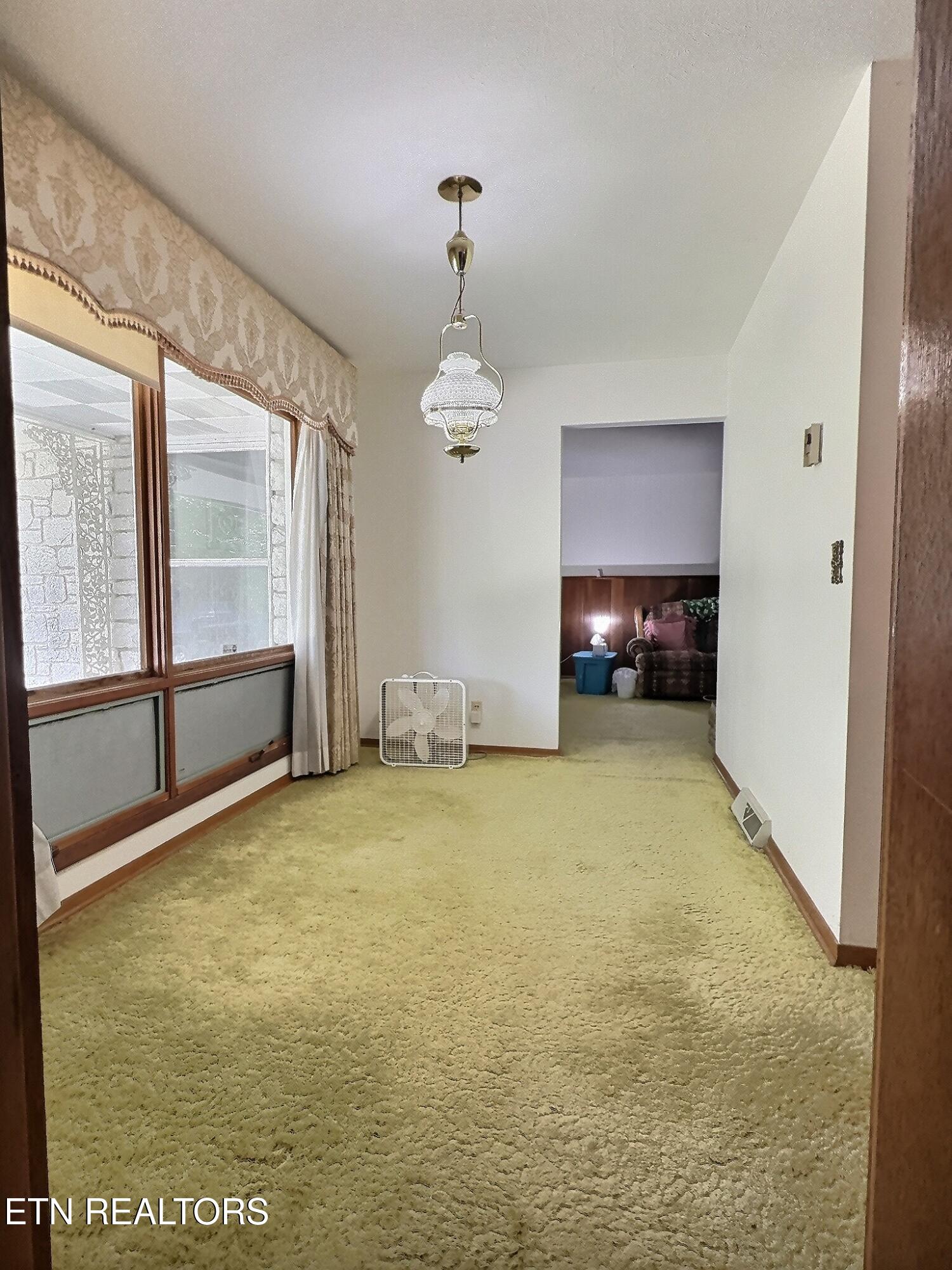 1206 Back Valley Road Lafollette TN 37766