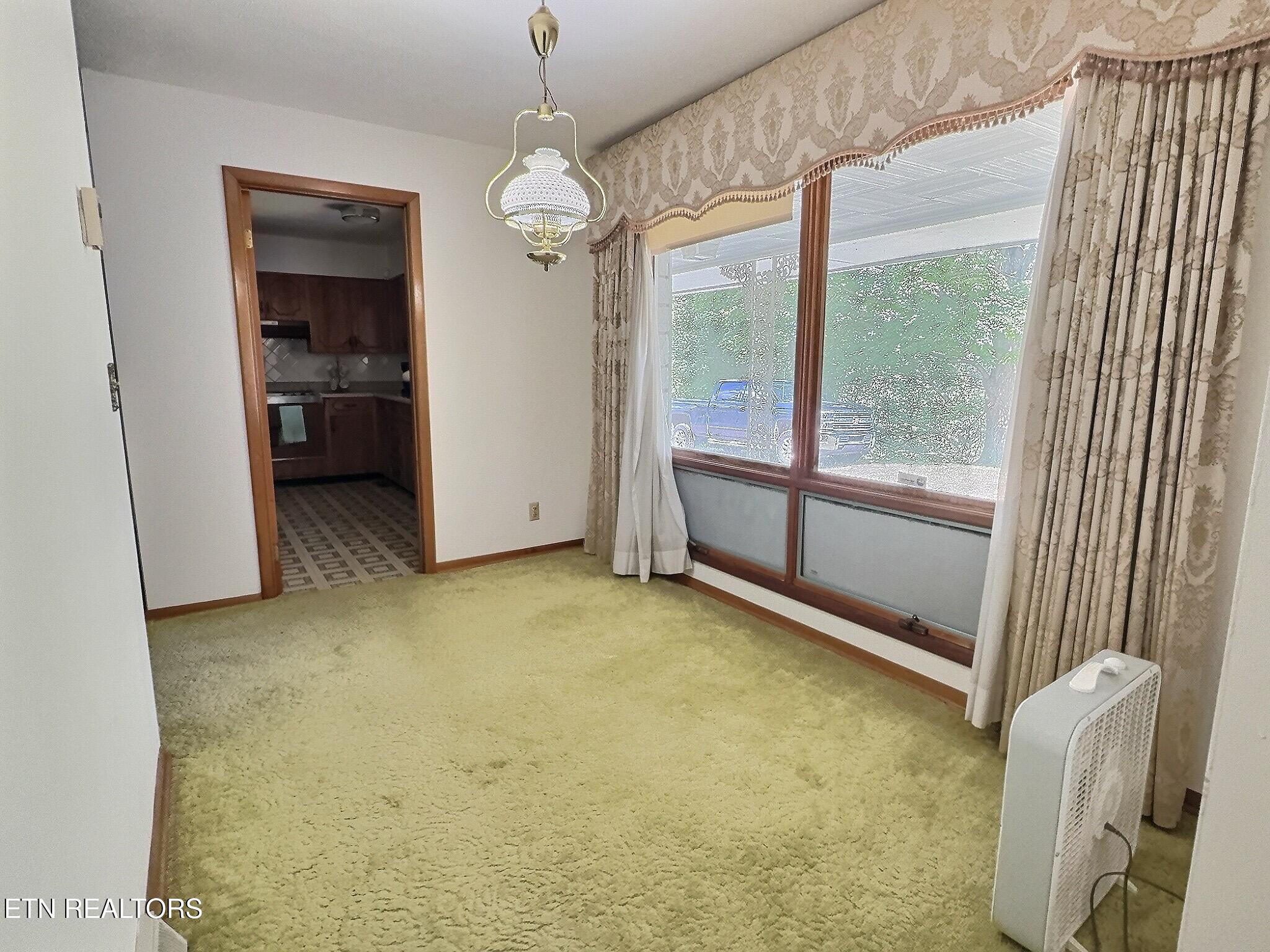 1206 Back Valley Road Lafollette TN 37766