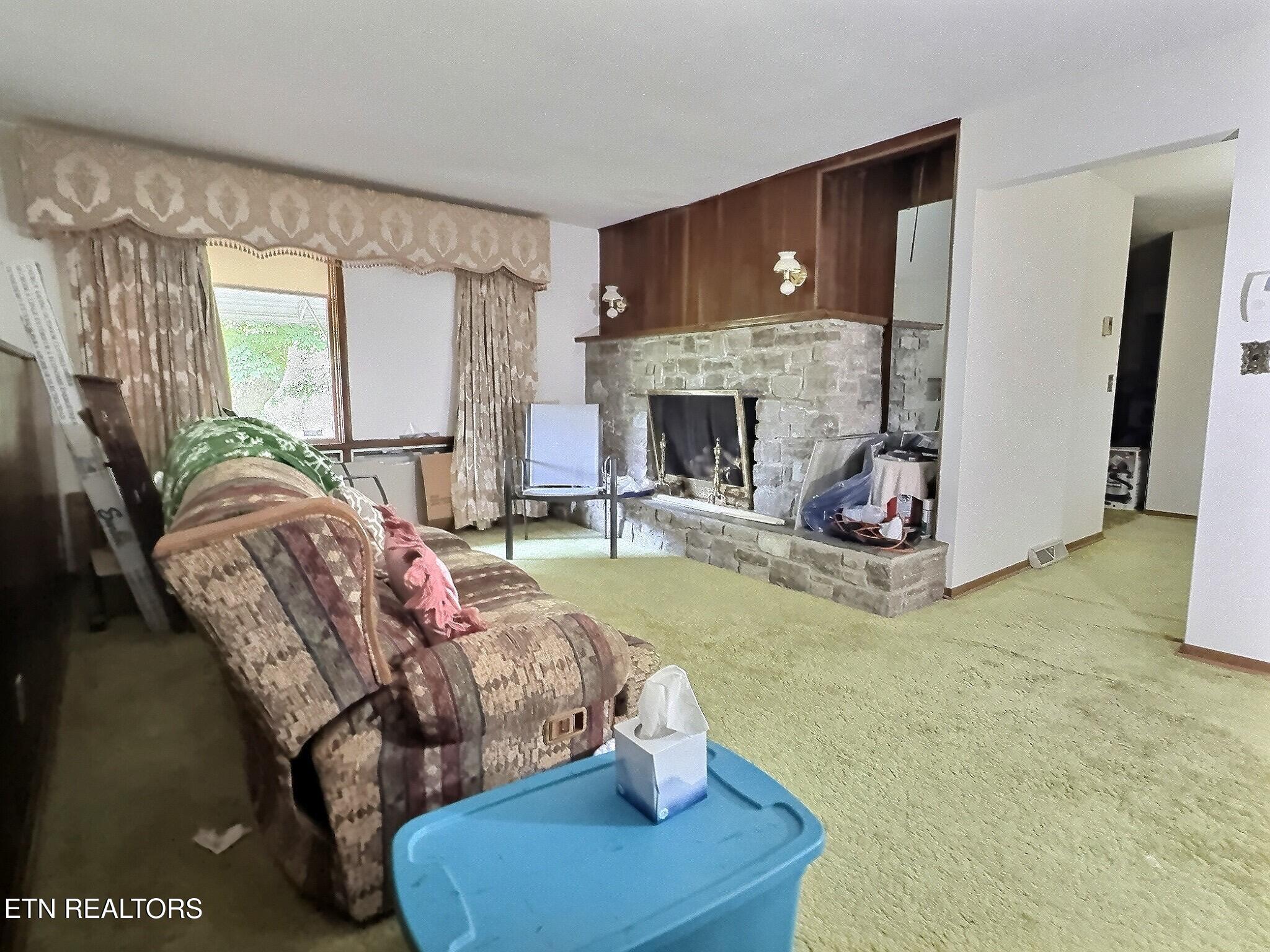 1206 Back Valley Road Lafollette TN 37766