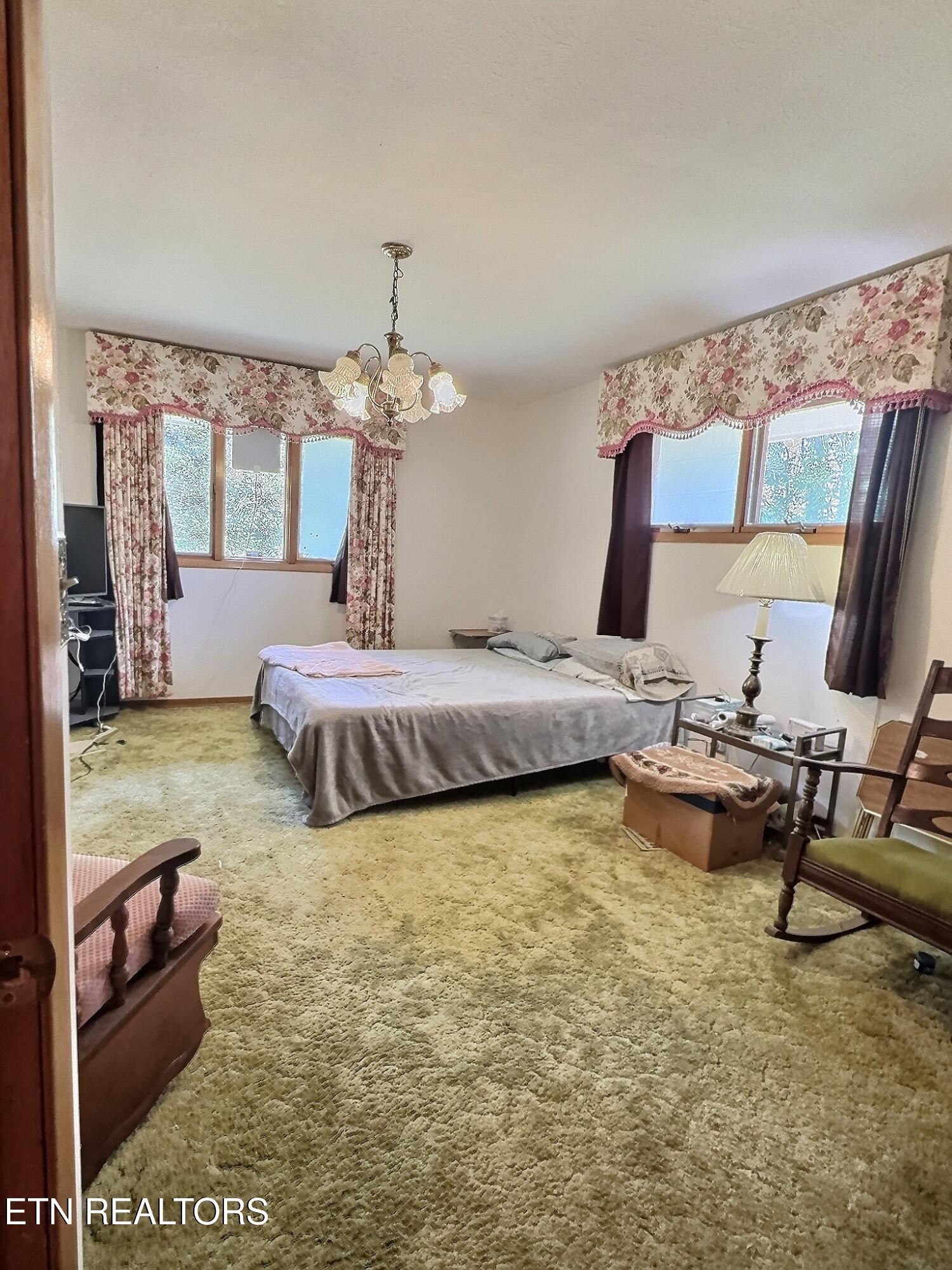 1206 Back Valley Road Lafollette TN 37766