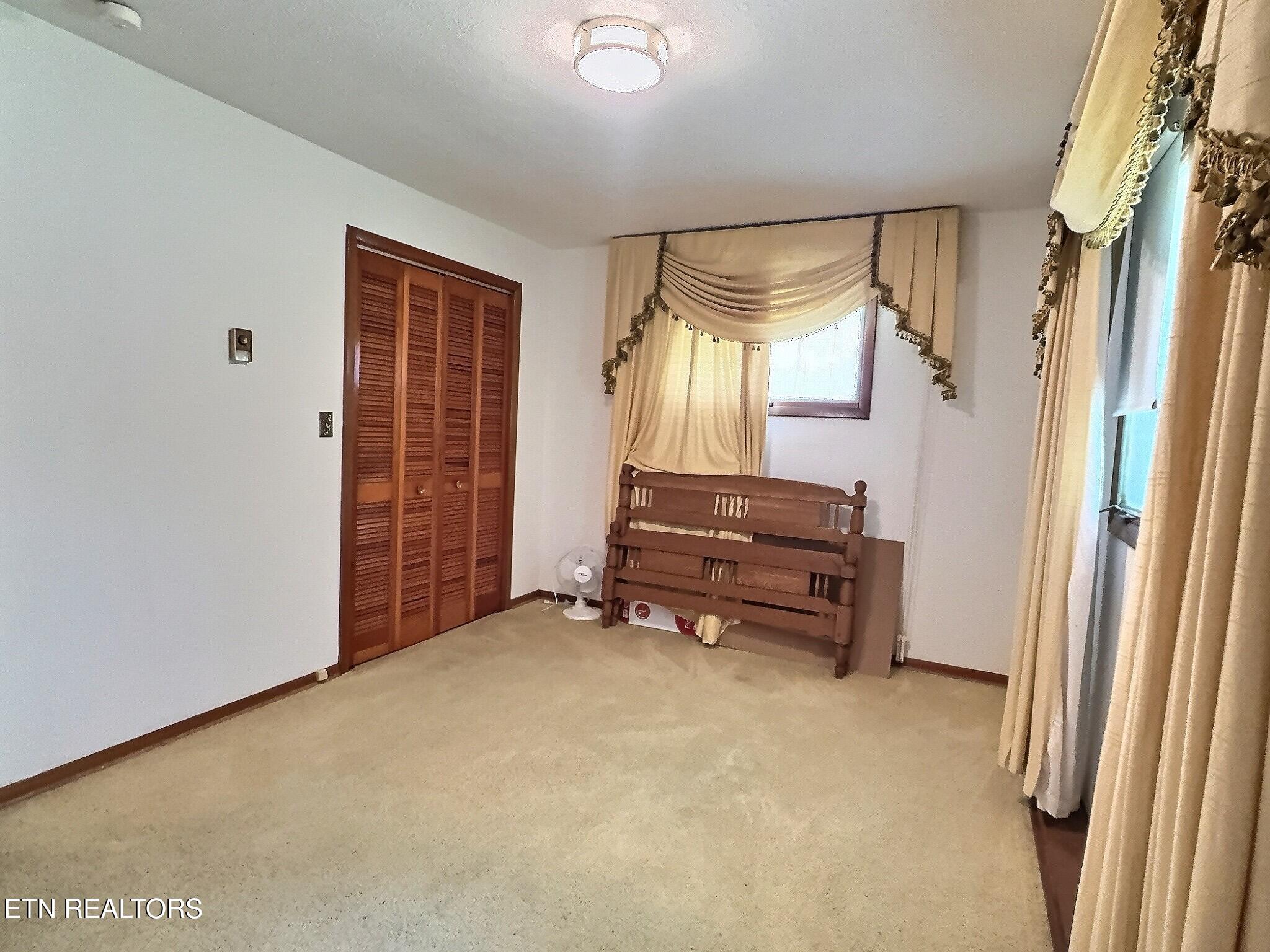 1206 Back Valley Road Lafollette TN 37766