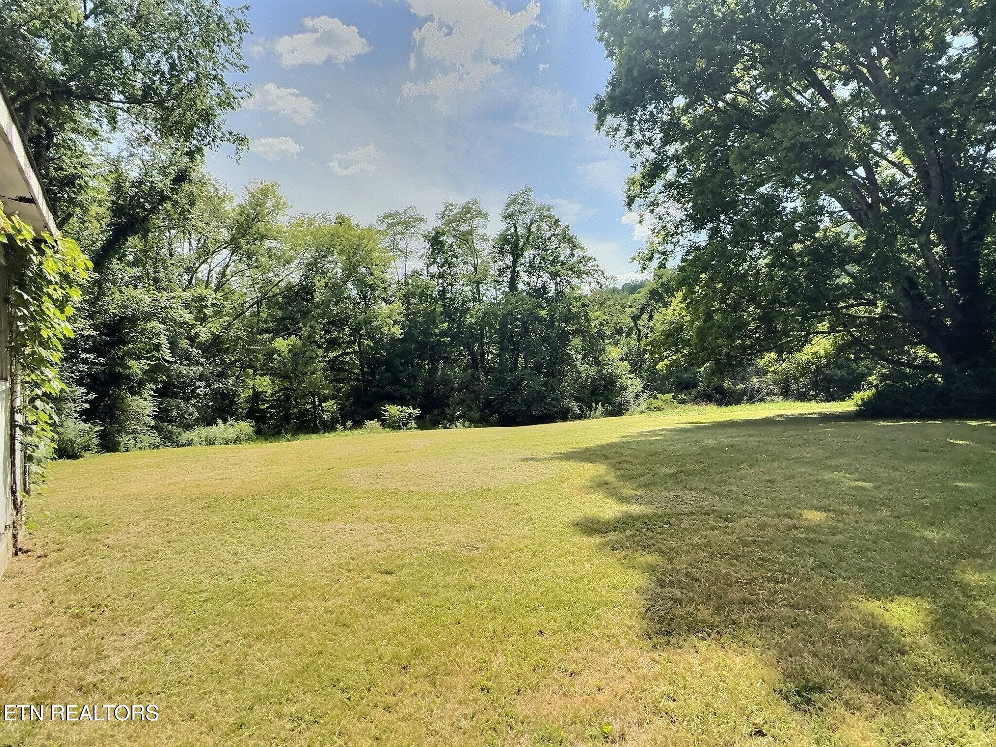 1206 Back Valley Road Lafollette TN 37766