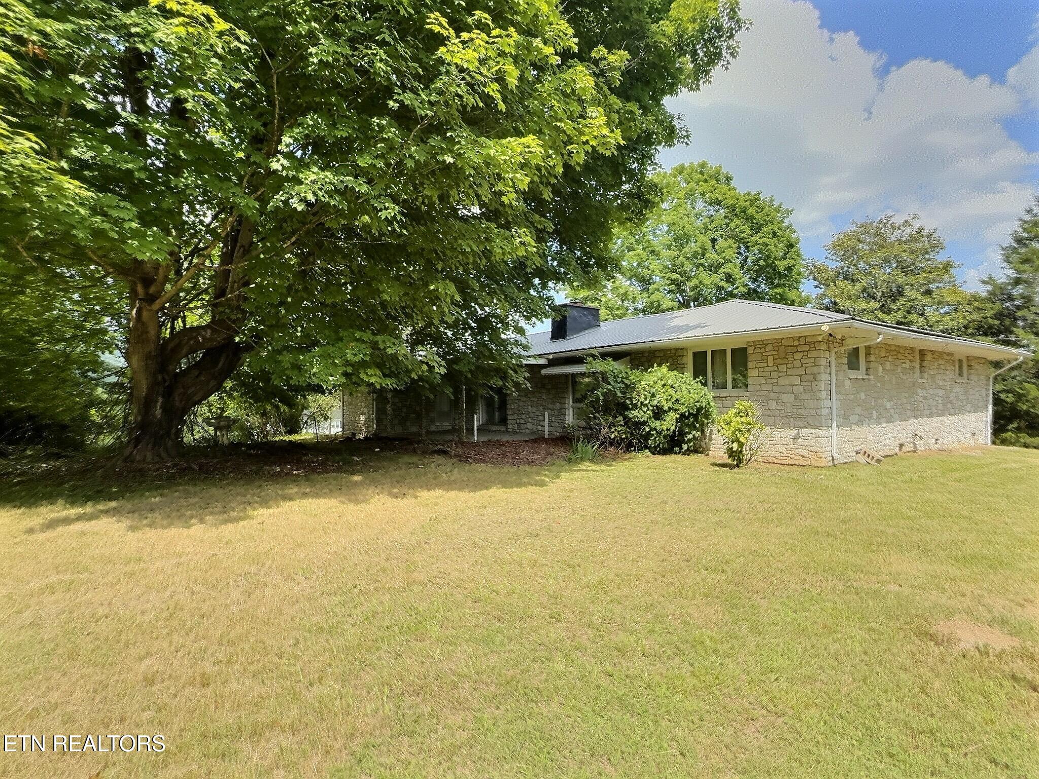 1206 Back Valley Road Lafollette TN 37766