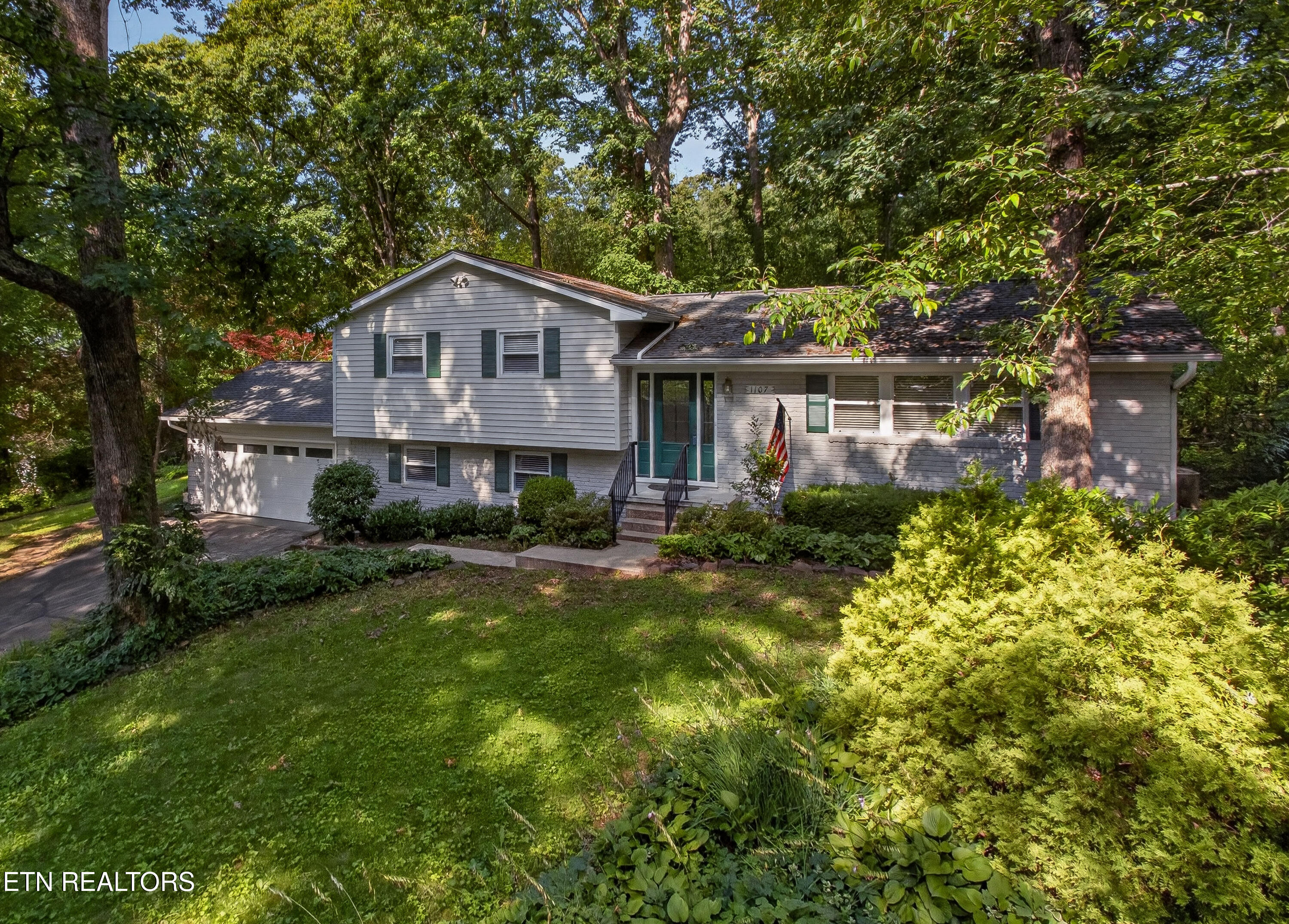 1107 Burning Trail Knoxville TN 37909