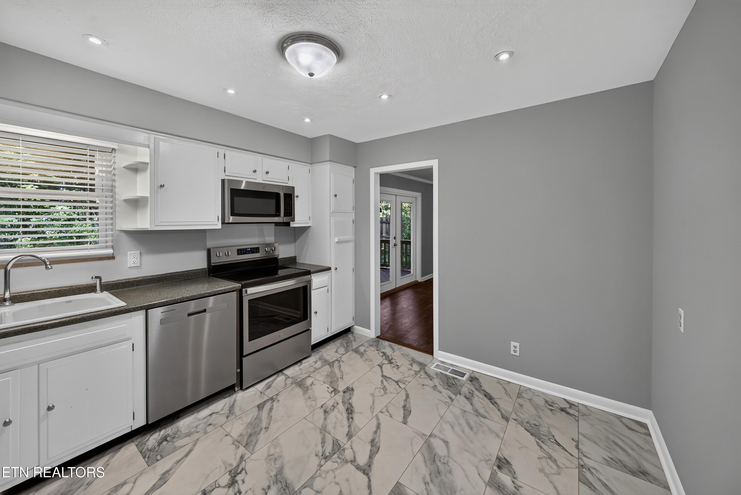 1107 Burning Trail Knoxville TN 37909