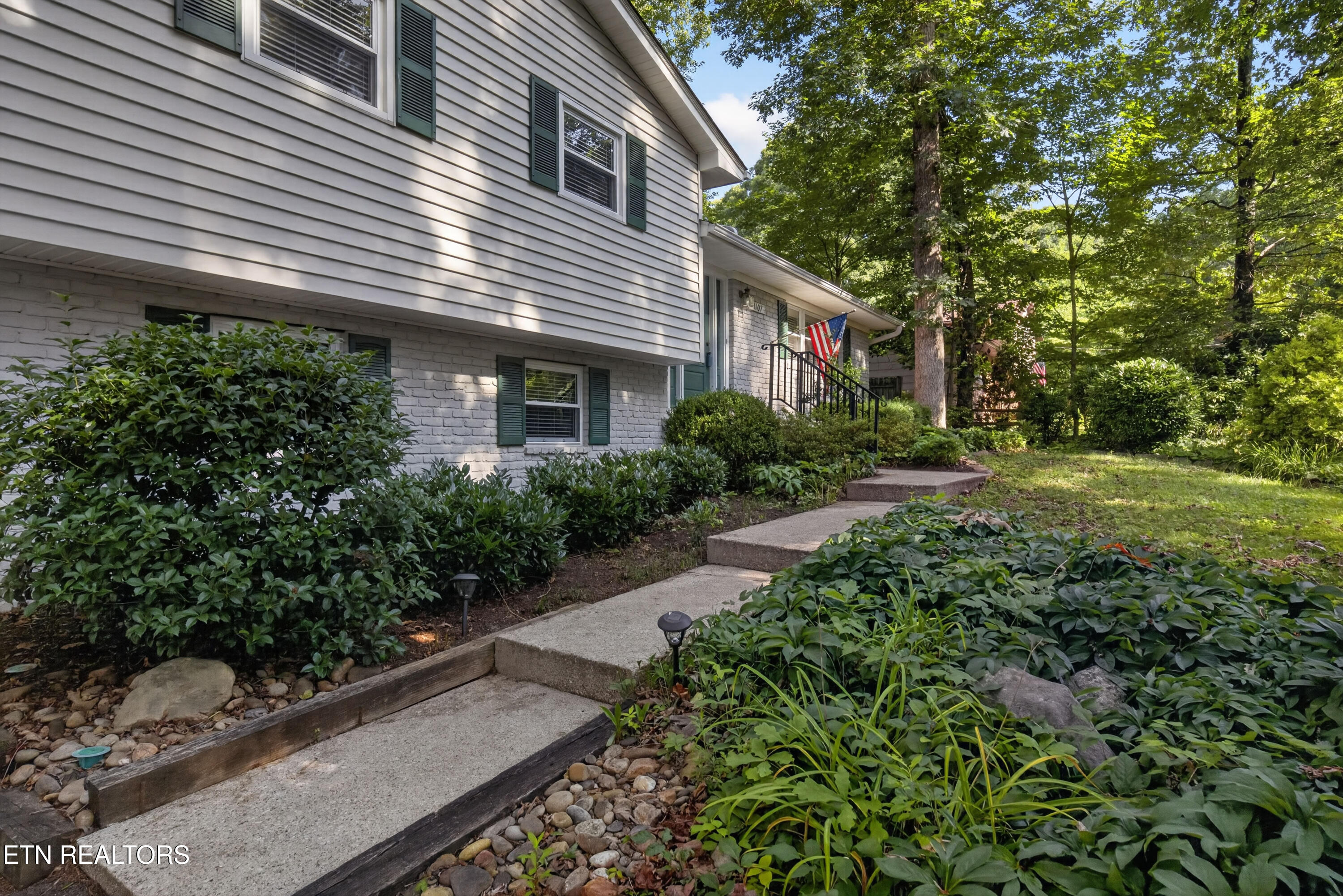 1107 Burning Trail Knoxville TN 37909