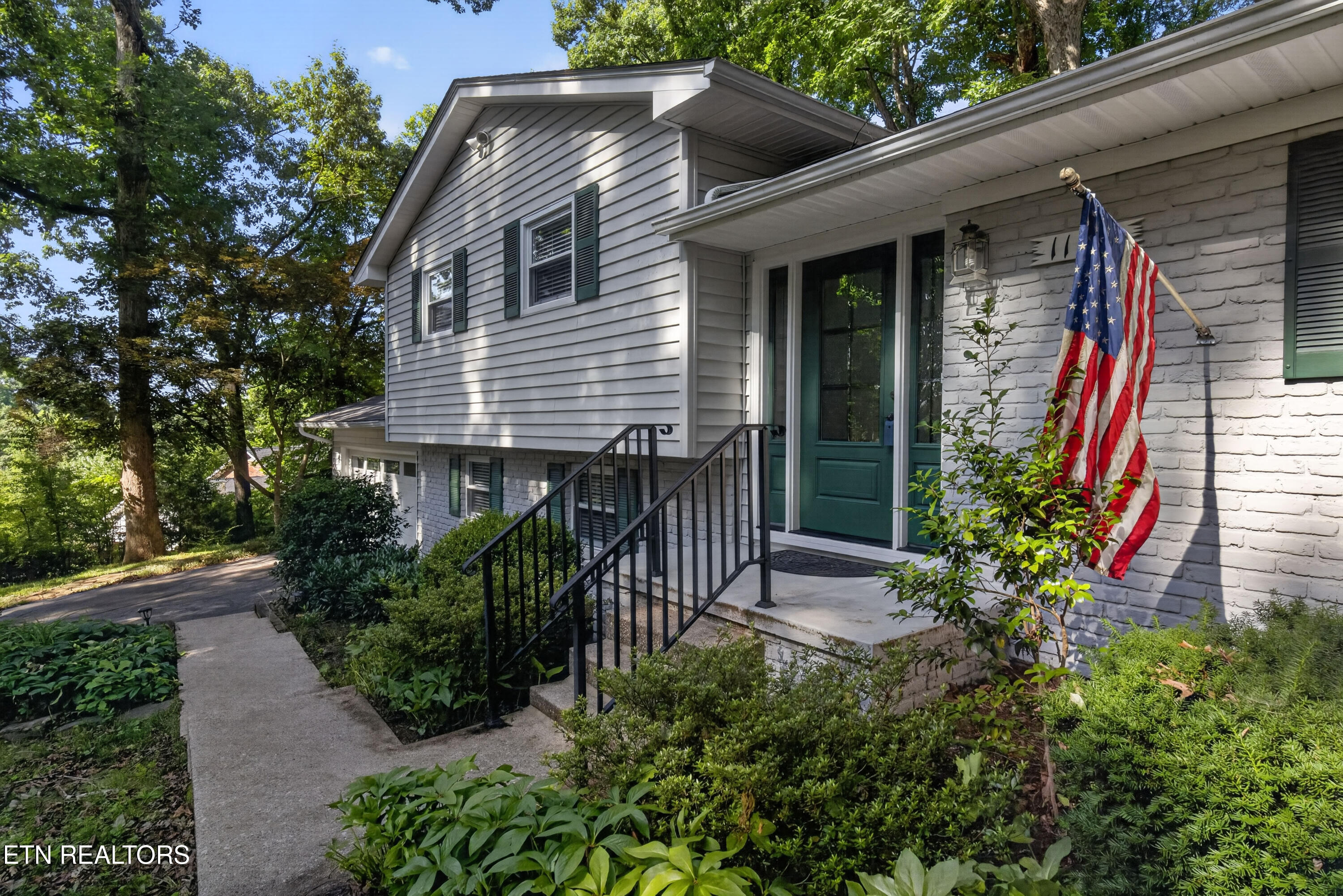 1107 Burning Trail Knoxville TN 37909
