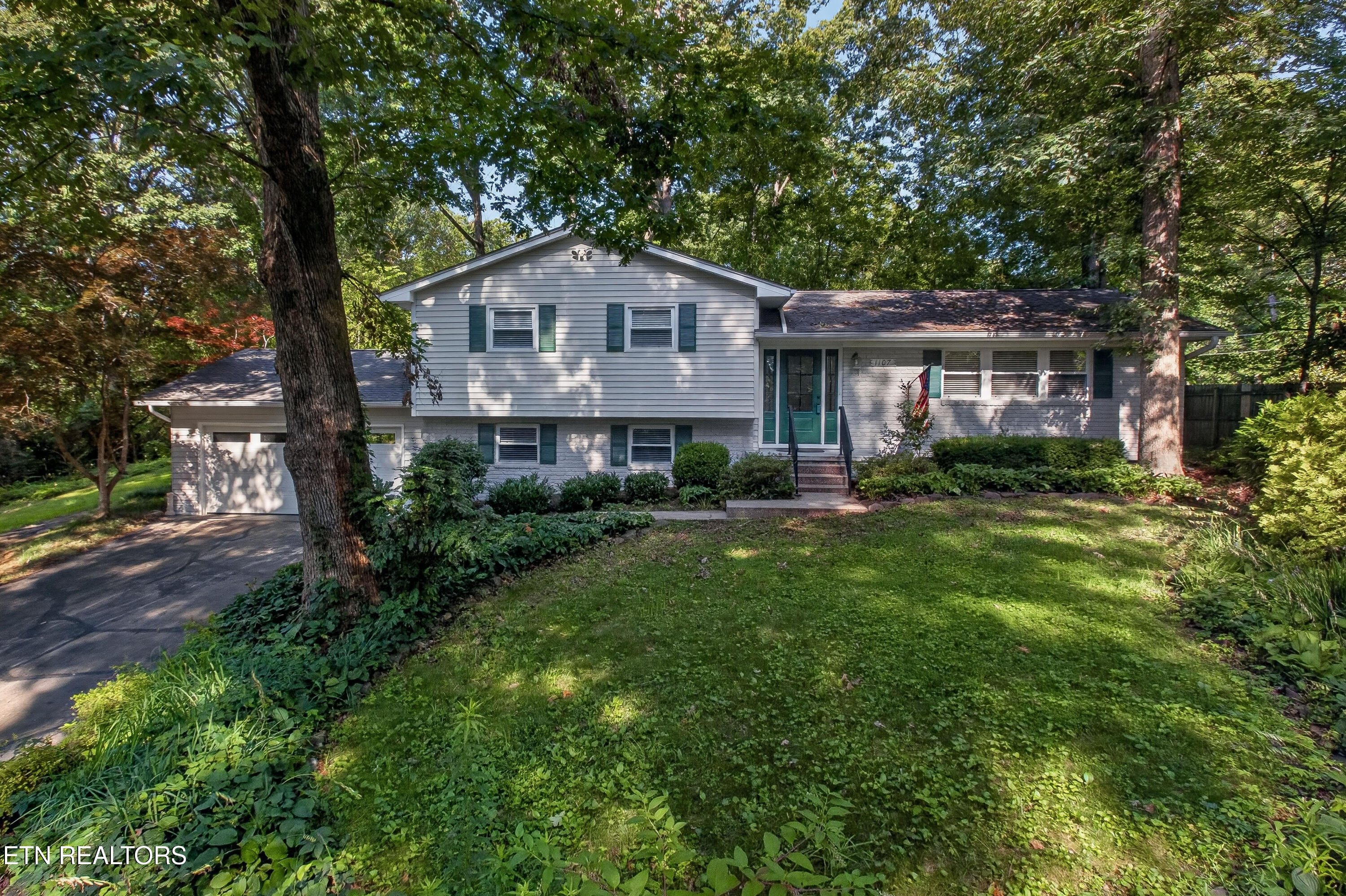 1107 Burning Trail Knoxville TN 37909