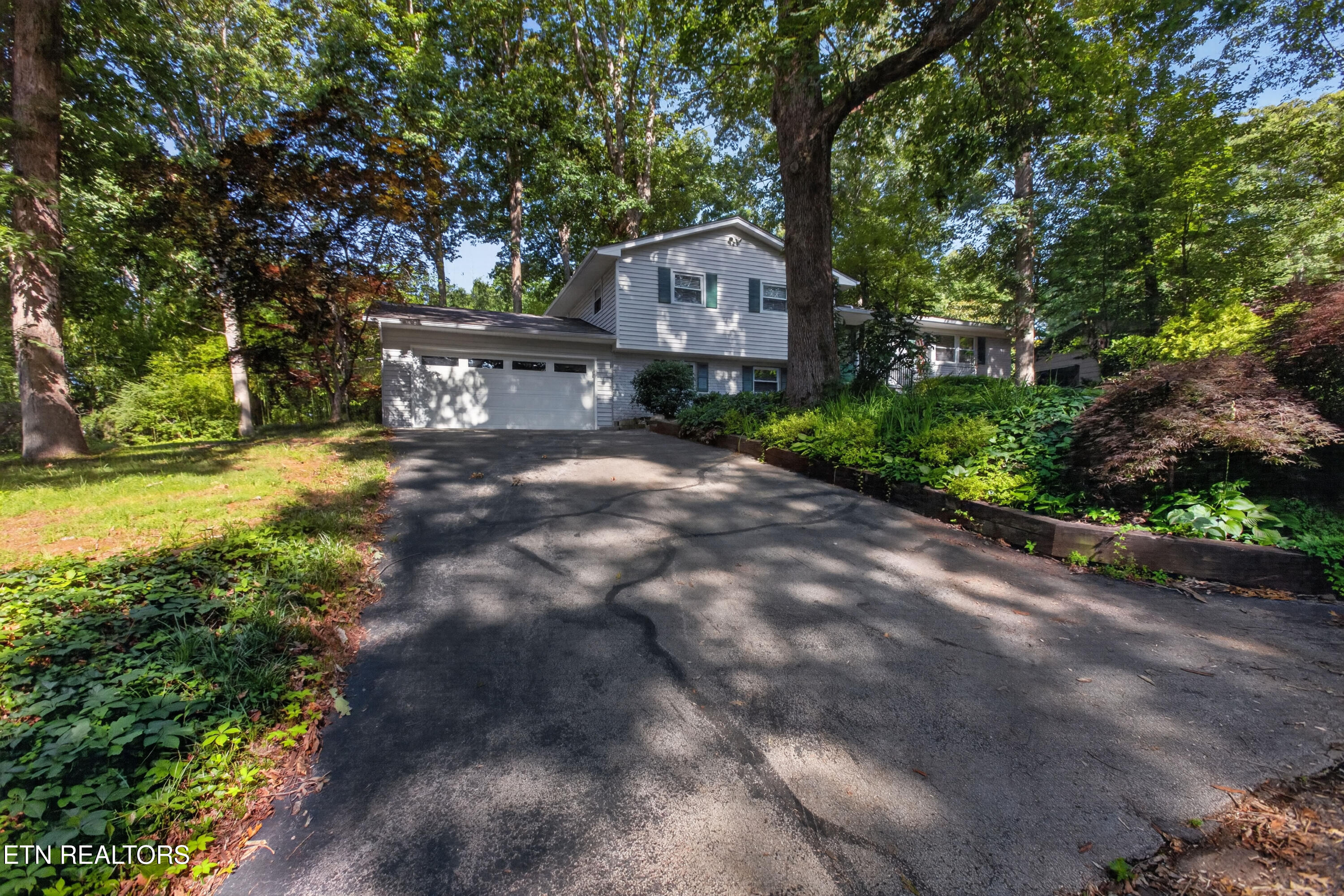 1107 Burning Trail Knoxville TN 37909