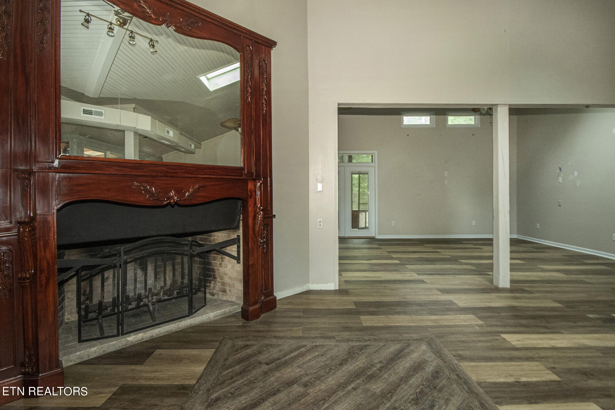 135 White Creek Court Deer Lodge TN 37726