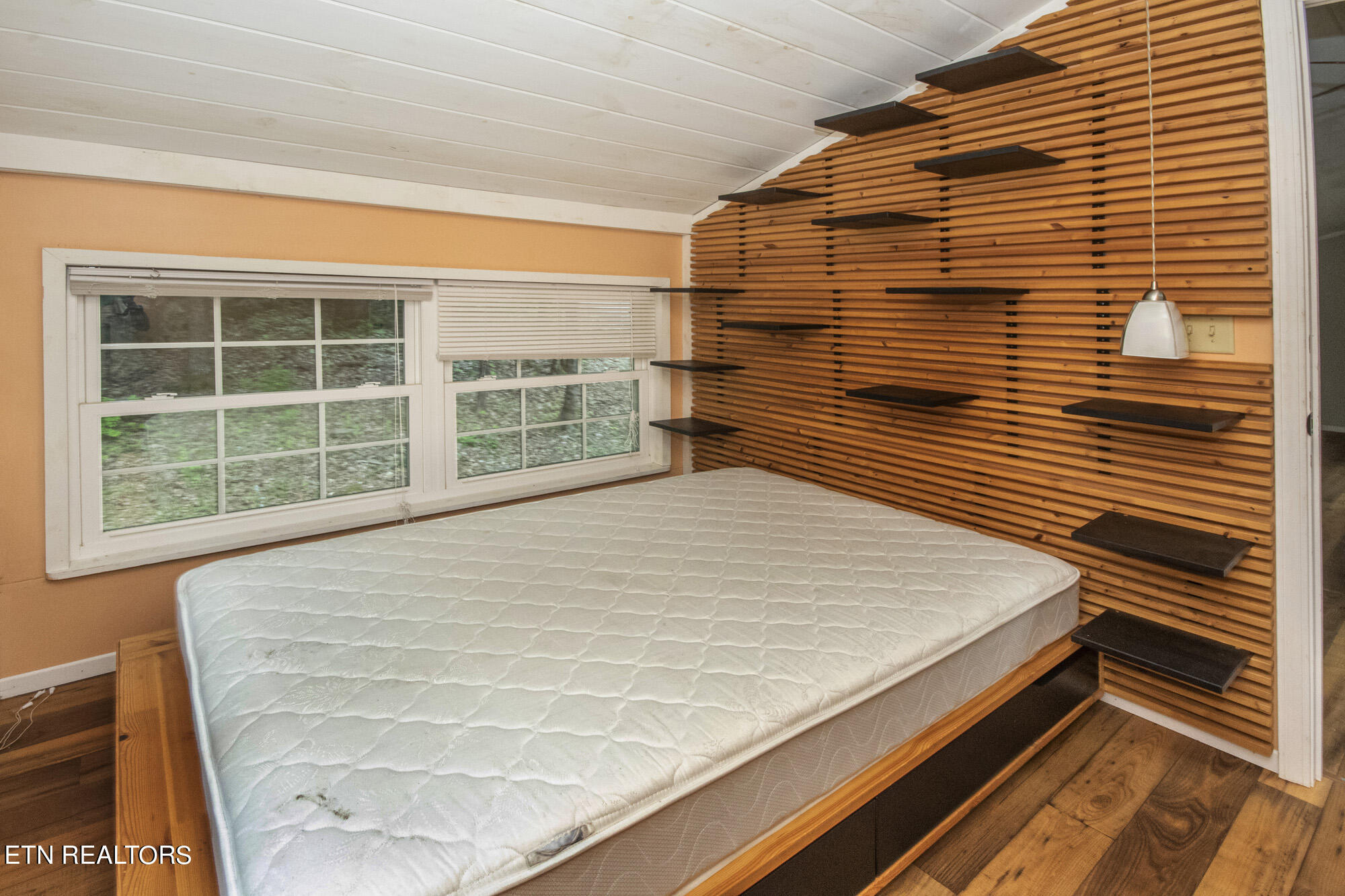 135 White Creek Court Deer Lodge TN 37726