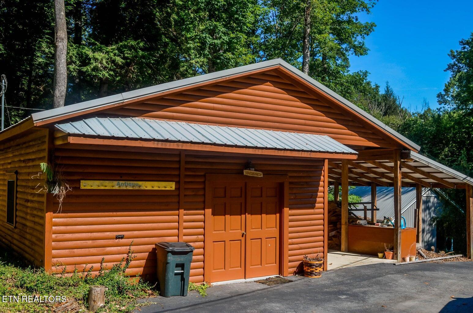 135 White Creek Court Deer Lodge TN 37726