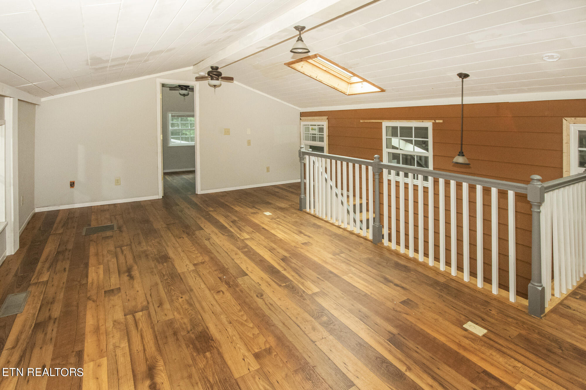 135 White Creek Court Deer Lodge TN 37726