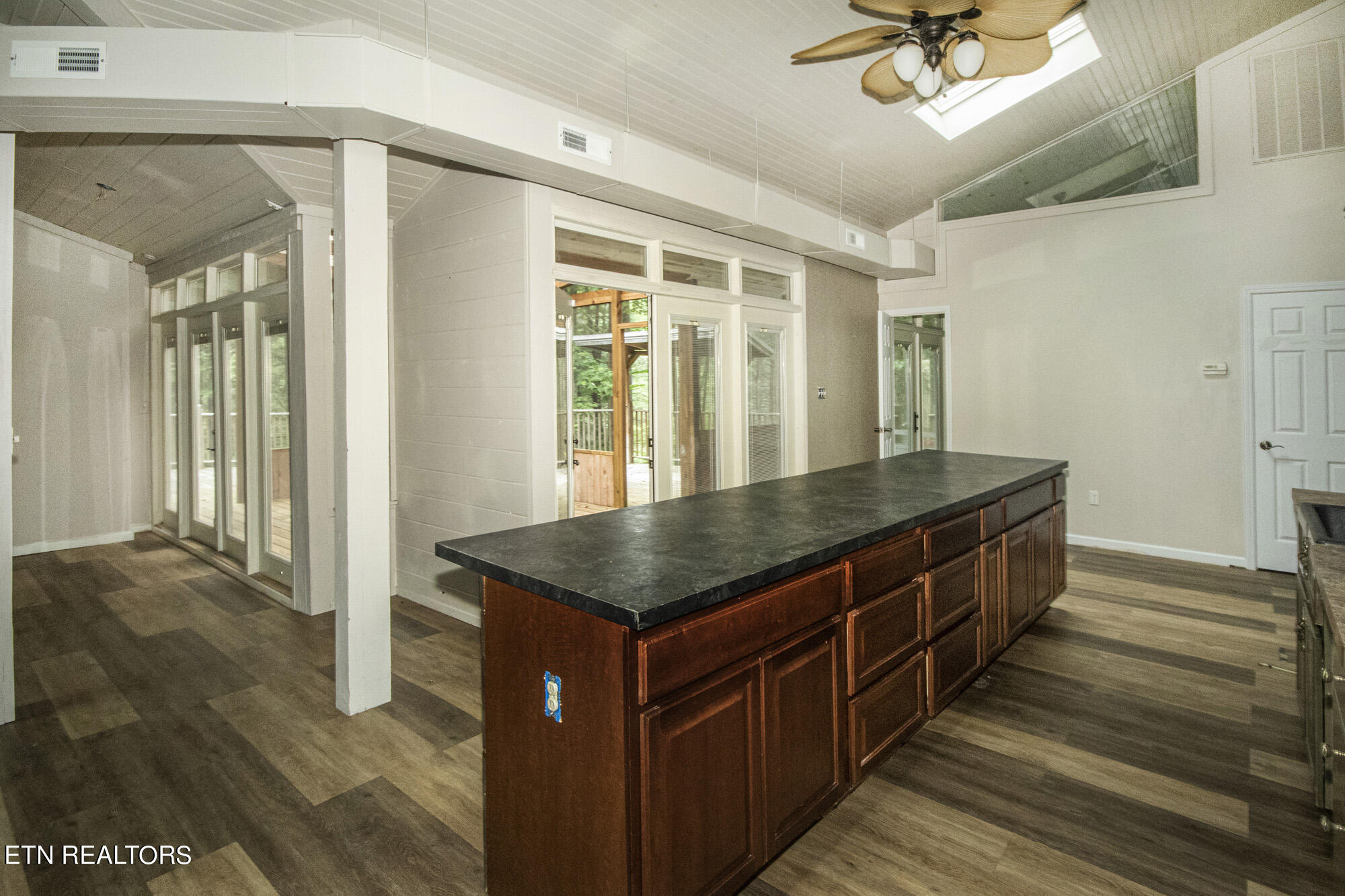 135 White Creek Court Deer Lodge TN 37726