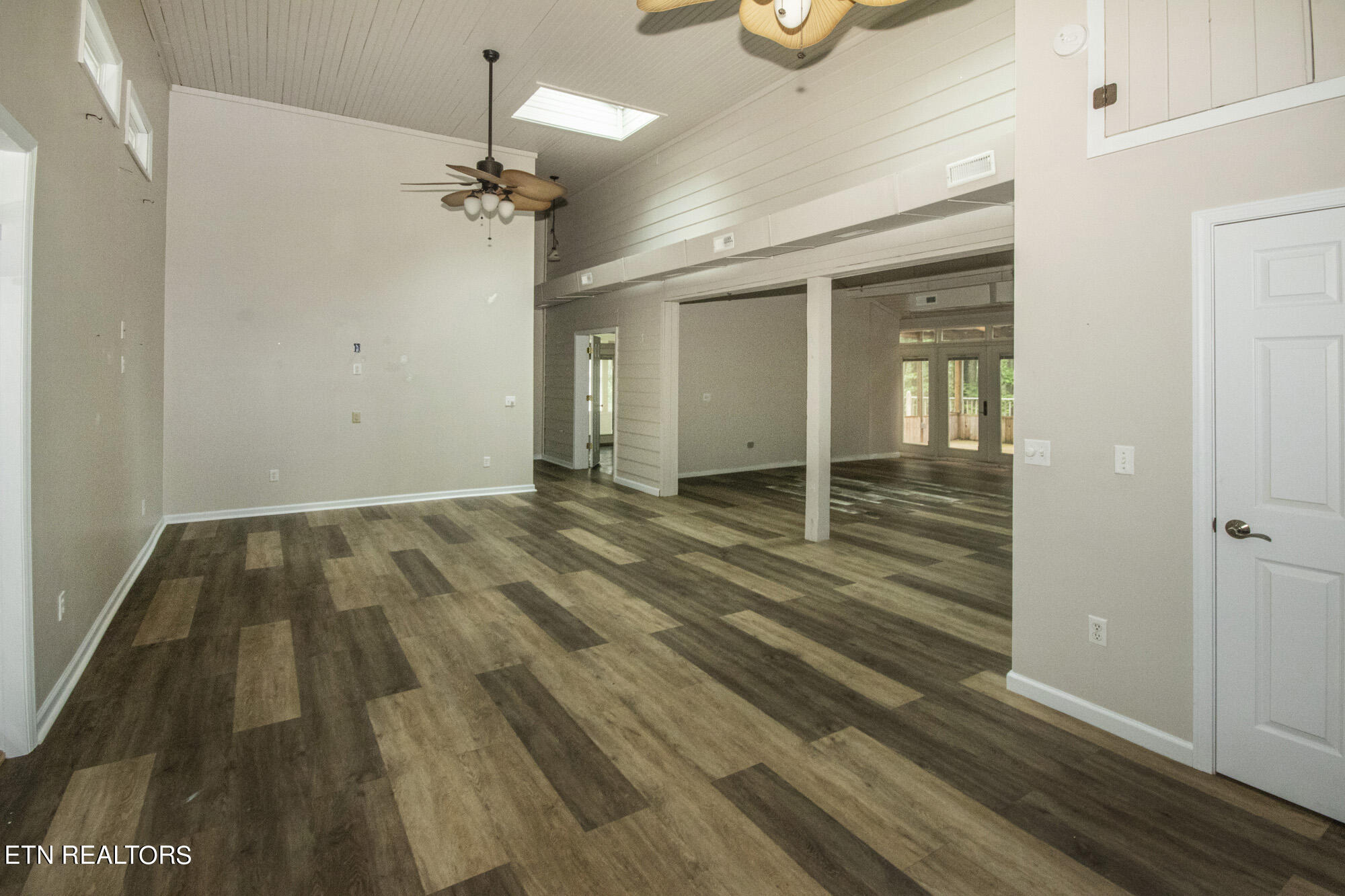 135 White Creek Court Deer Lodge TN 37726