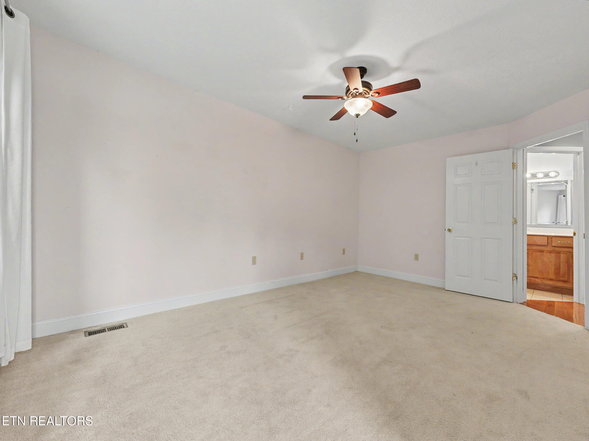1031 Russell Brothers Road Sharps Chapel TN 37866
