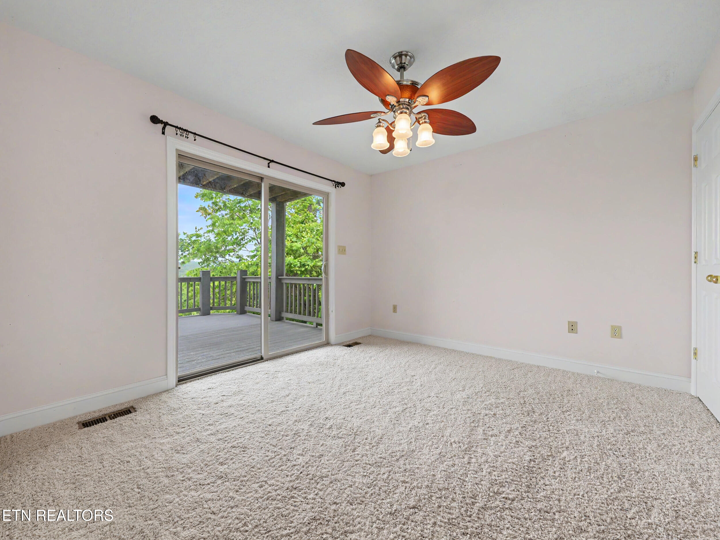 1031 Russell Brothers Road Sharps Chapel TN 37866