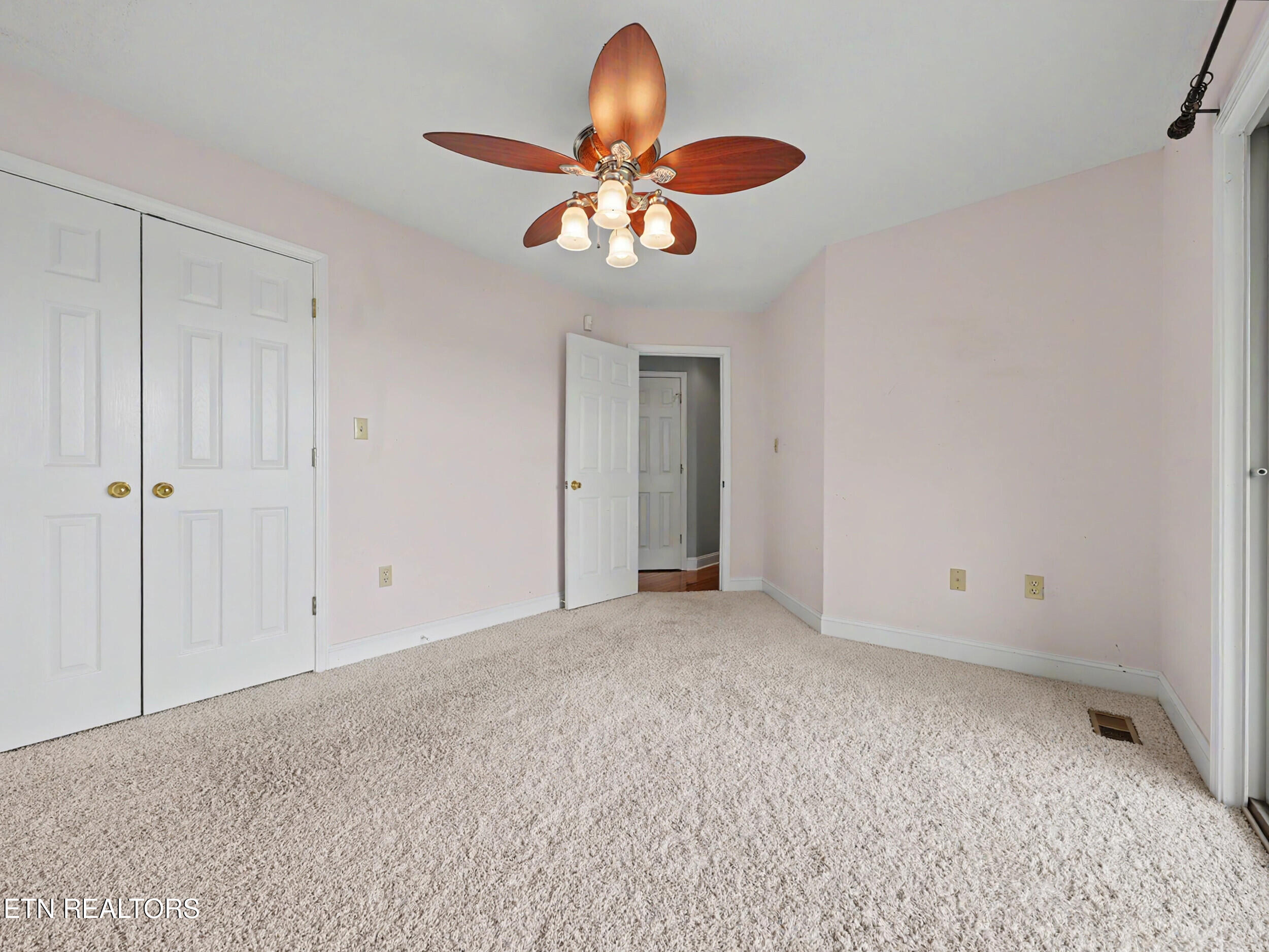1031 Russell Brothers Road Sharps Chapel TN 37866