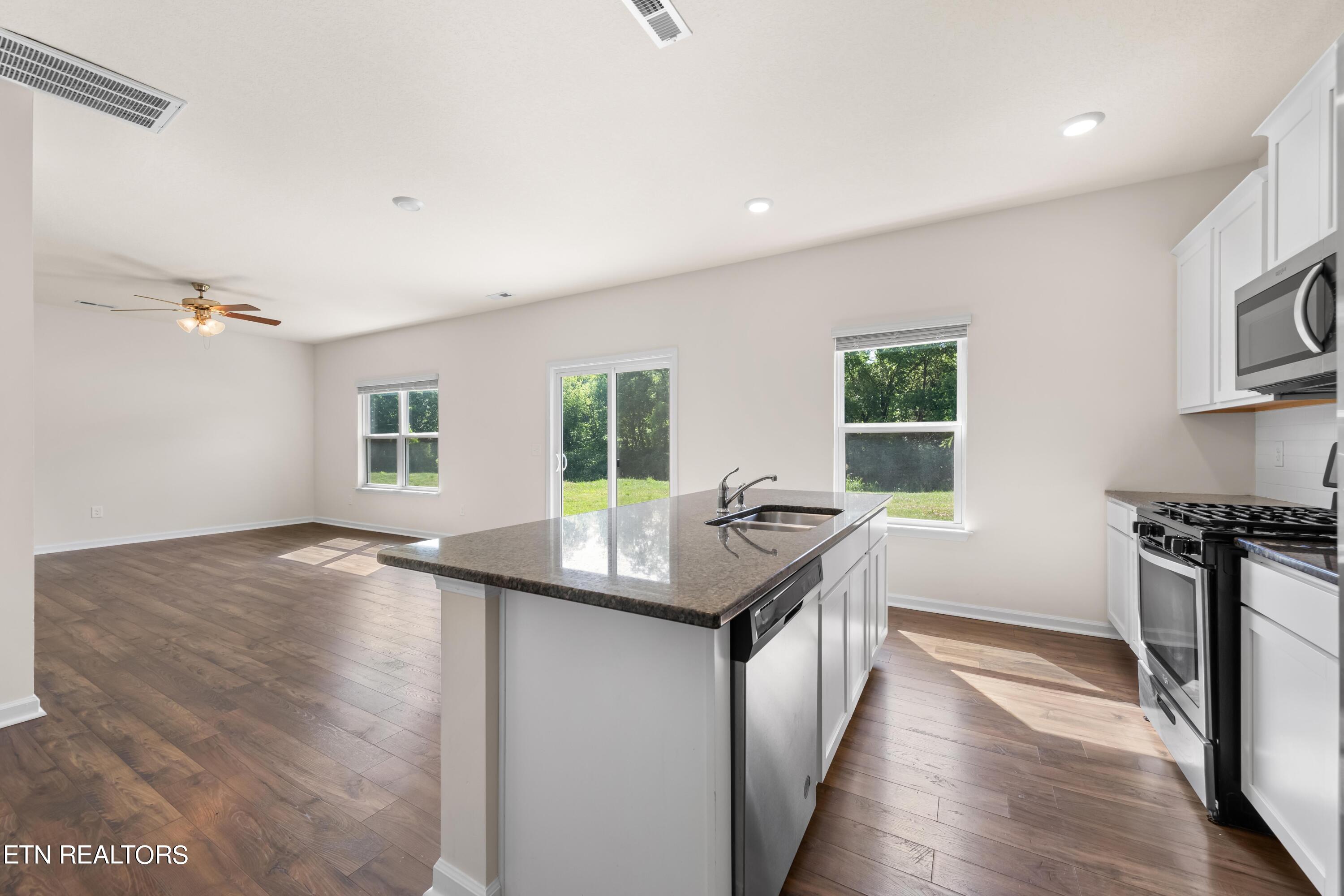 1459 Hampton Place Circle Loudon TN 37774