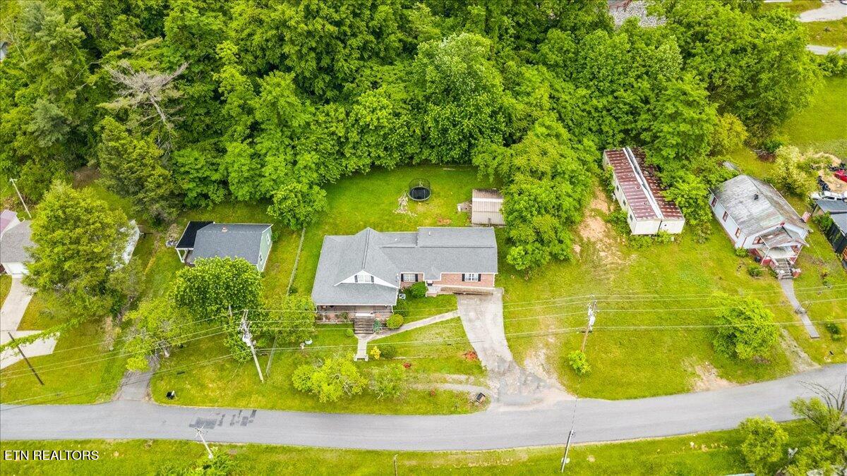 915 Cherry Street Lafollette TN 37766