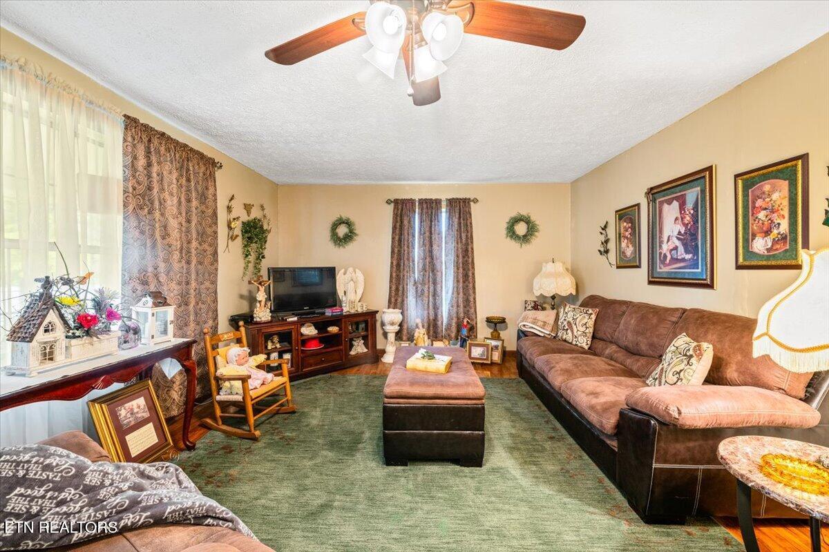915 Cherry Street Lafollette TN 37766
