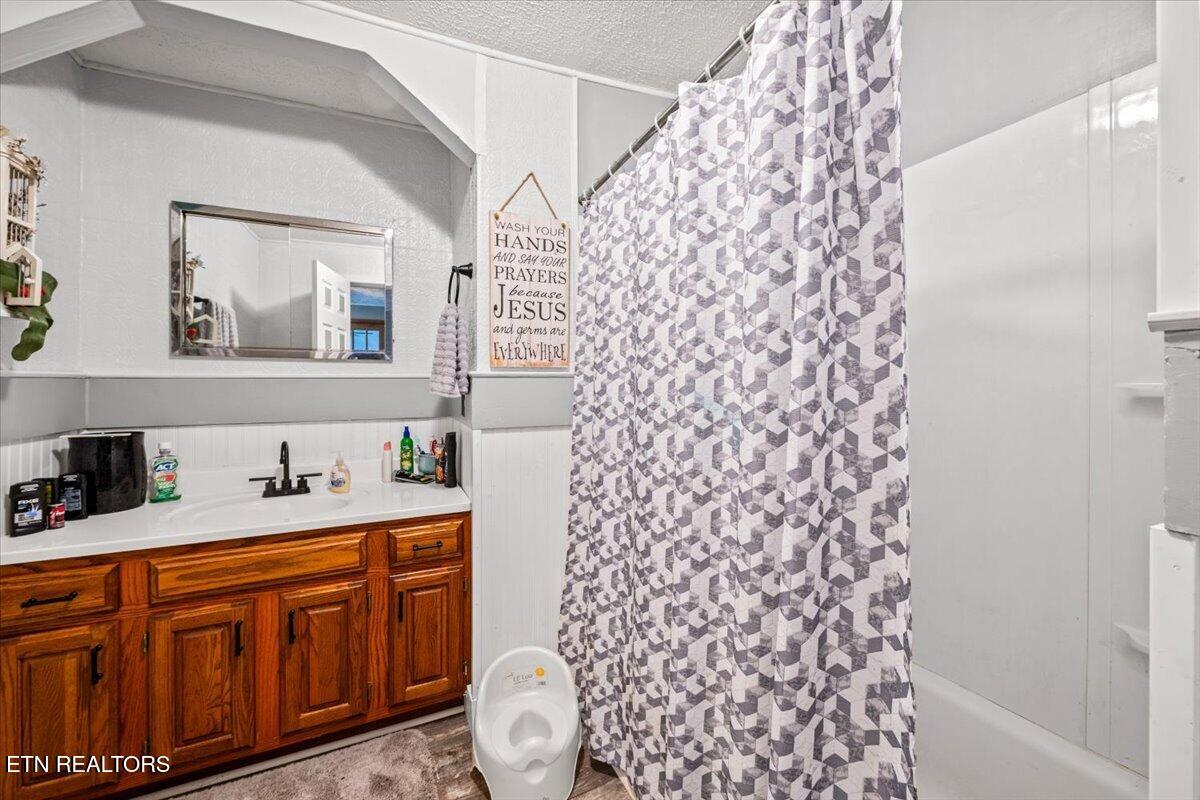 915 Cherry Street Lafollette TN 37766