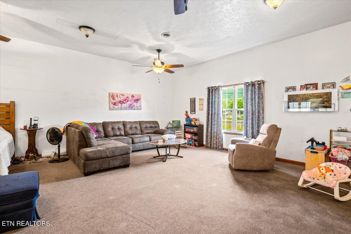 915 Cherry Street Lafollette TN 37766