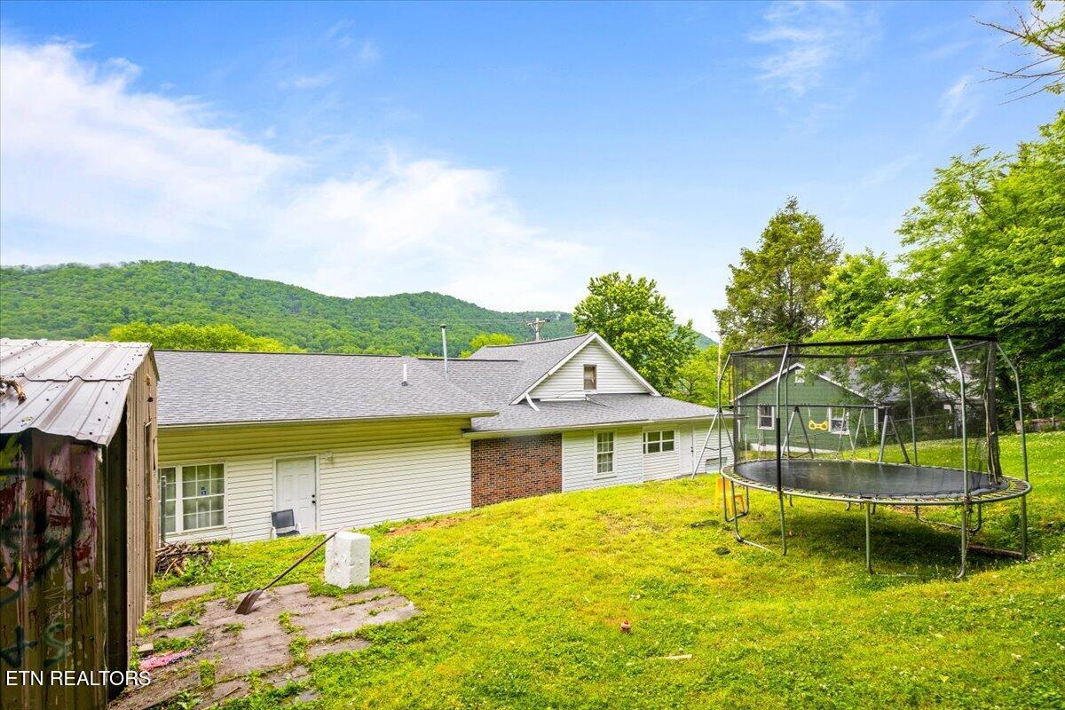 915 Cherry Street Lafollette TN 37766
