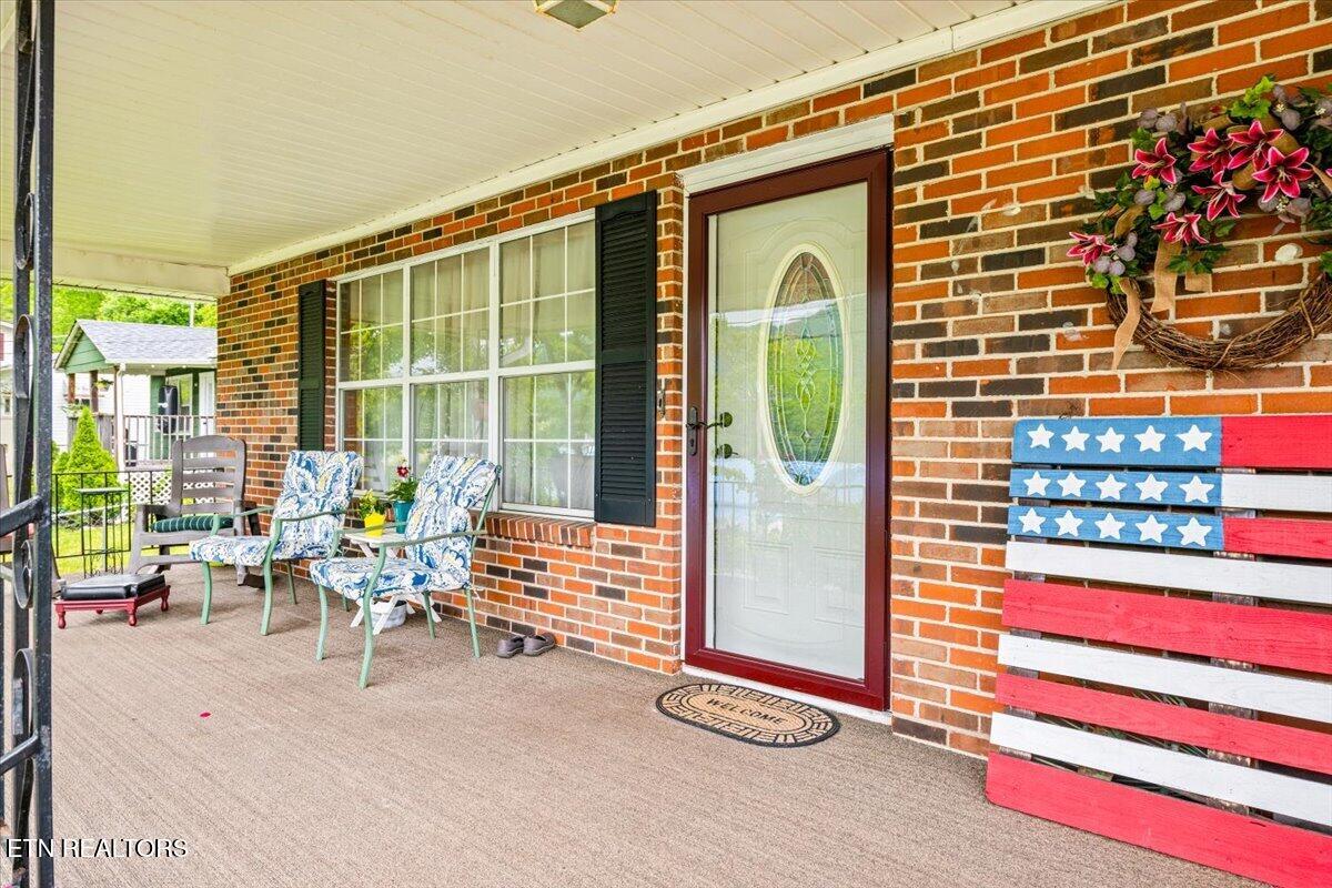 915 Cherry Street Lafollette TN 37766