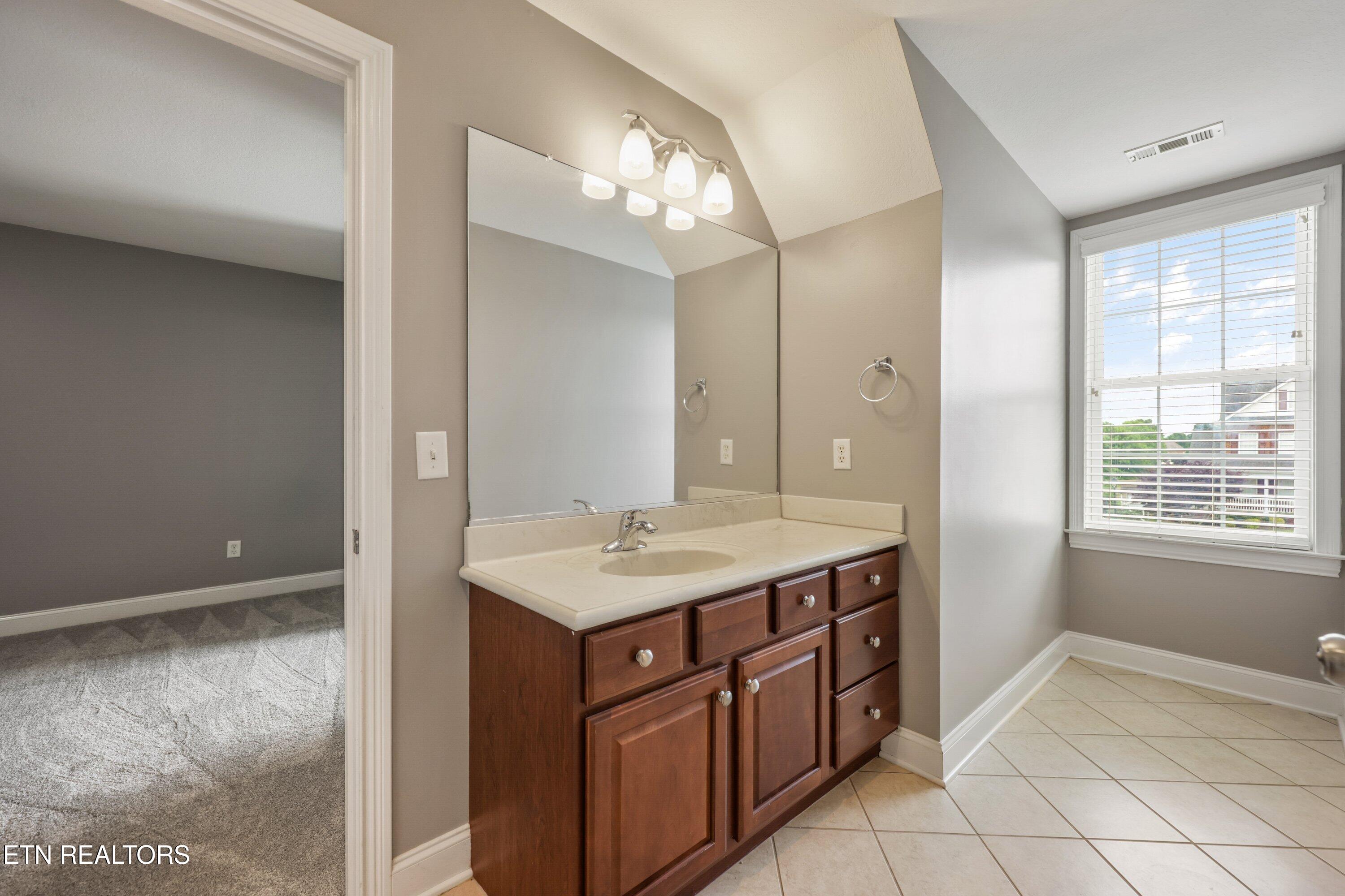 9211 Manor Crest Lane Knoxville TN 37922