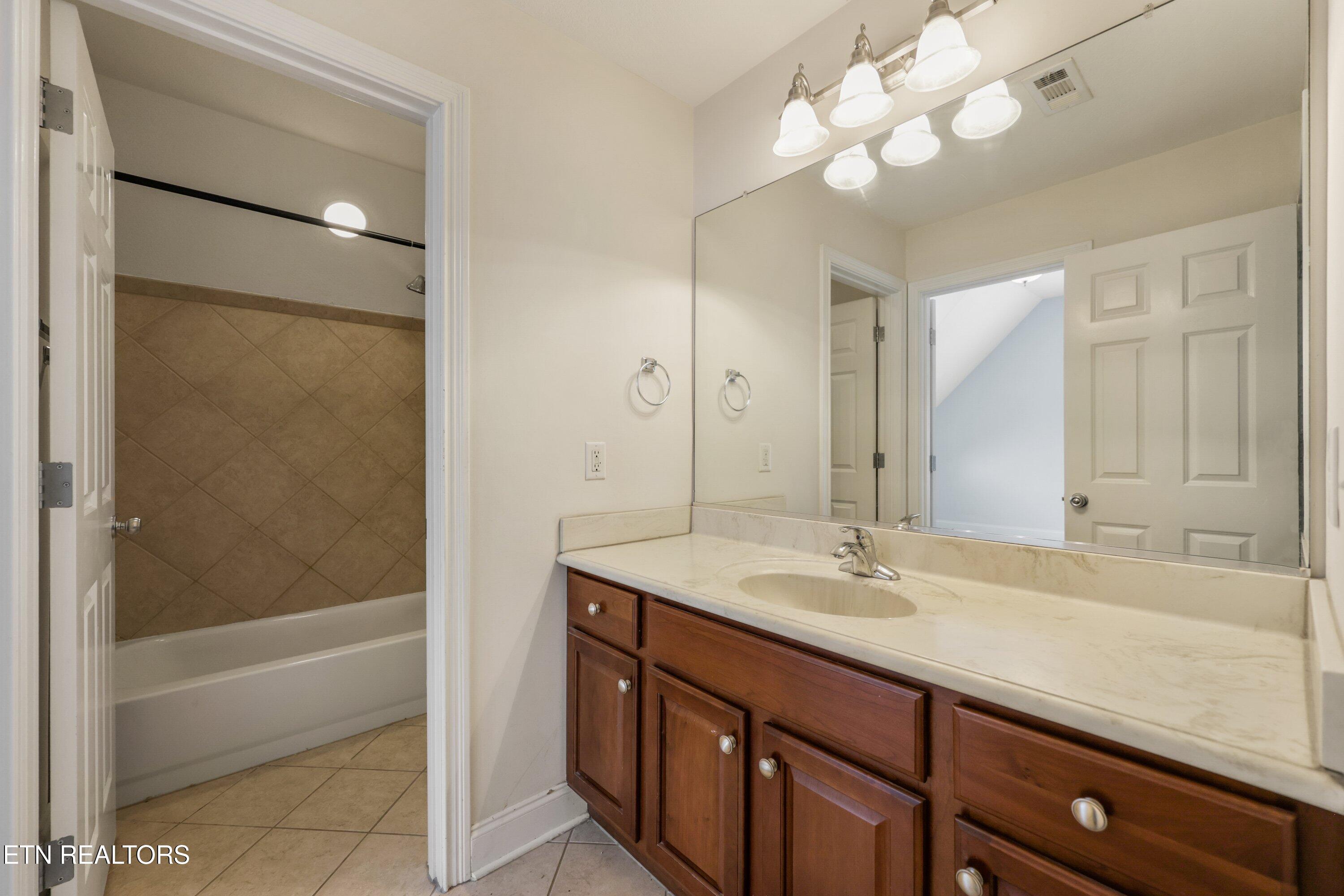9211 Manor Crest Lane Knoxville TN 37922