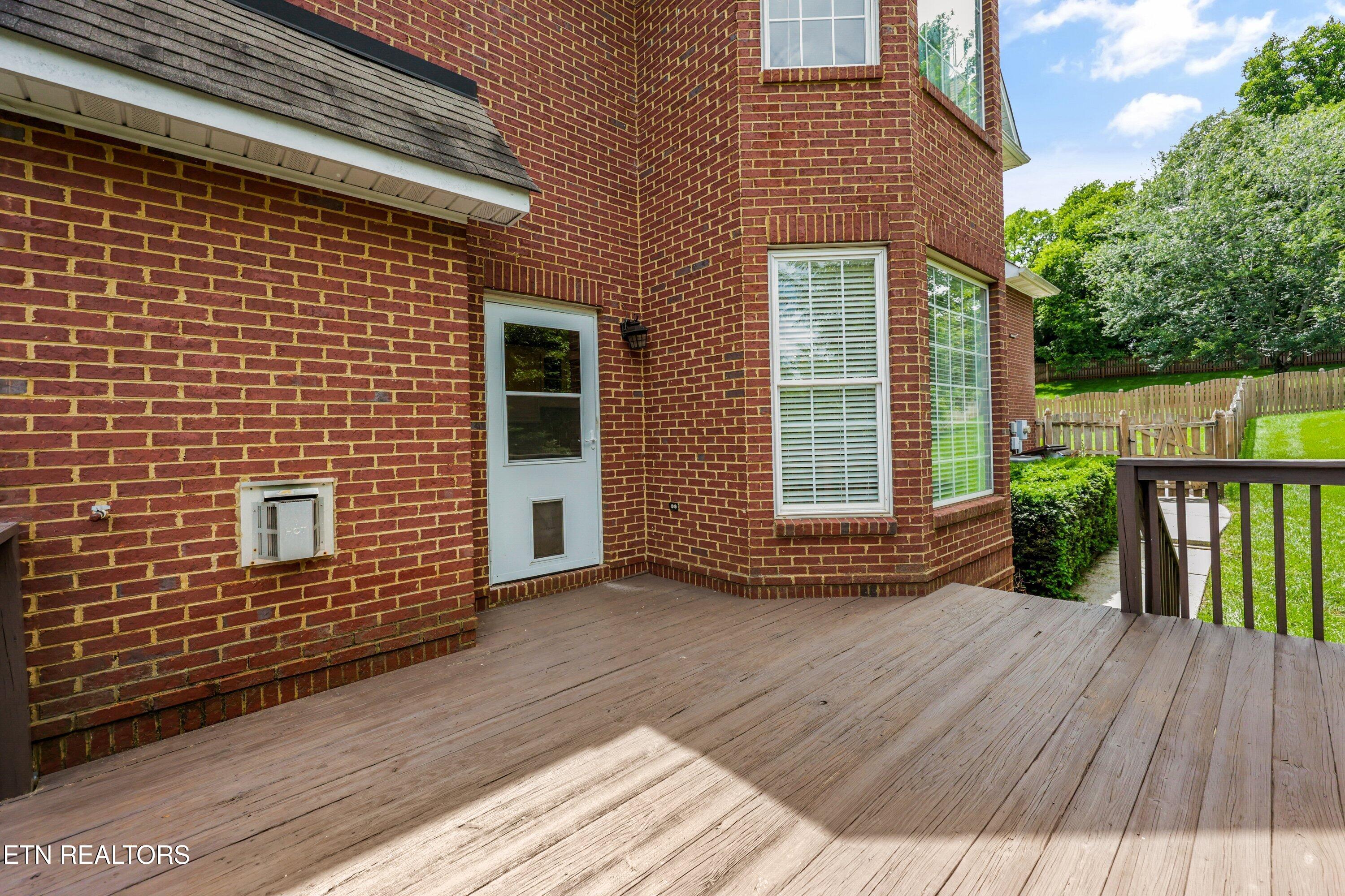 9211 Manor Crest Lane Knoxville TN 37922